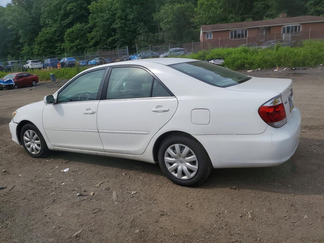 2005 Toyota Camry Le White vin: 4T1BE32K05U587533