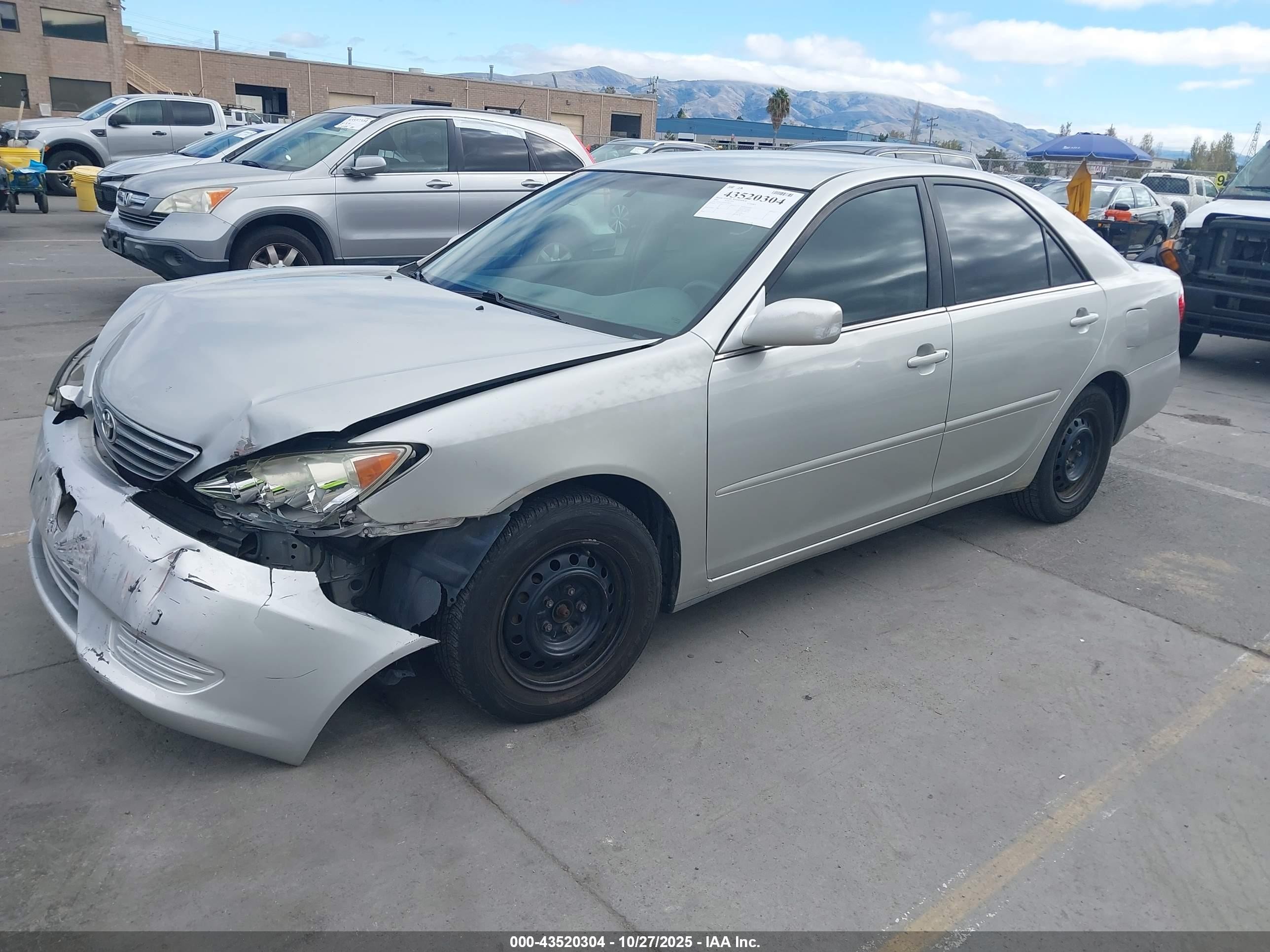 2005 Toyota Camry Le Silver vin: 4T1BE32K05U588505