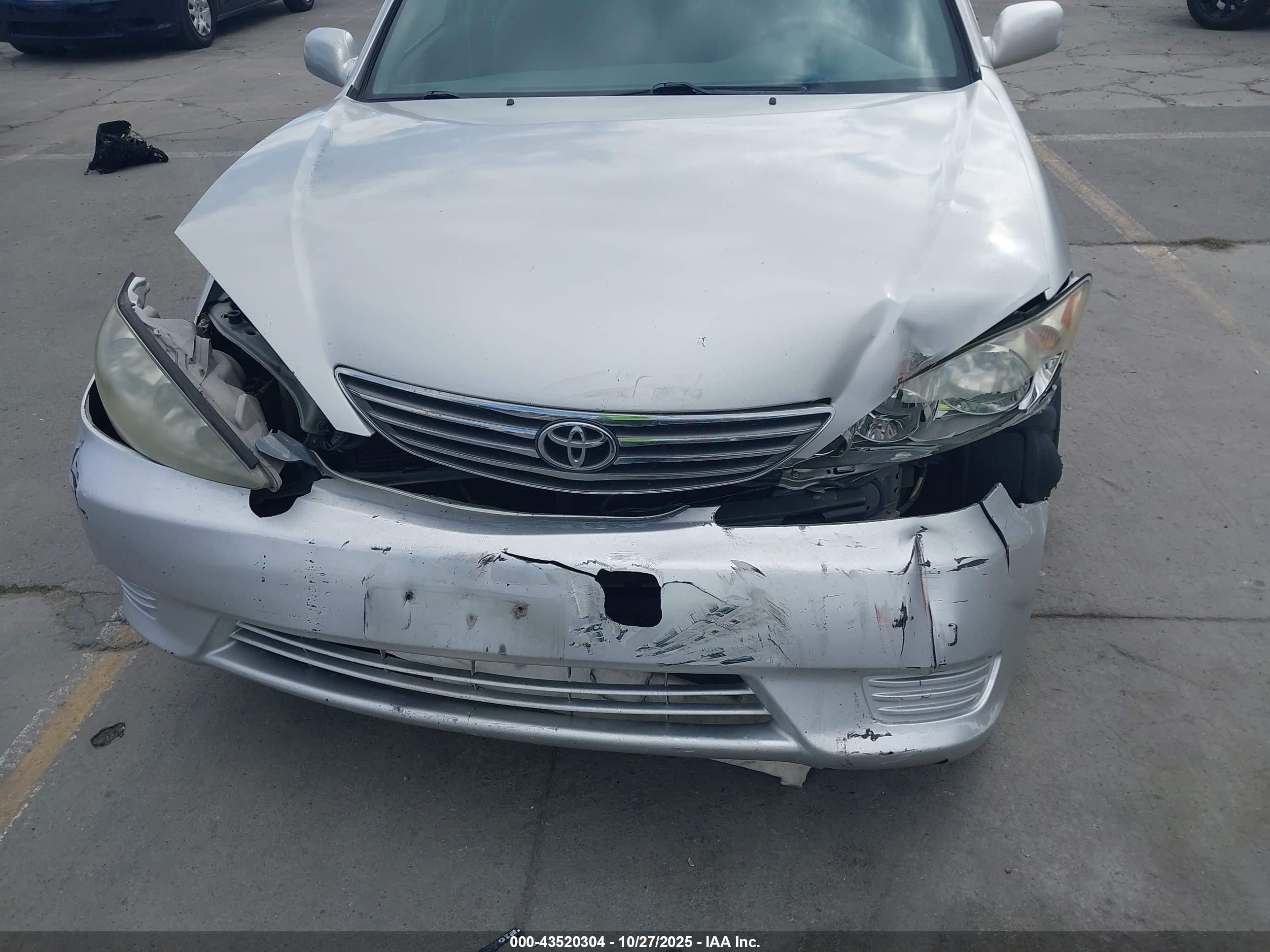 2005 Toyota Camry Le Silver vin: 4T1BE32K05U588505