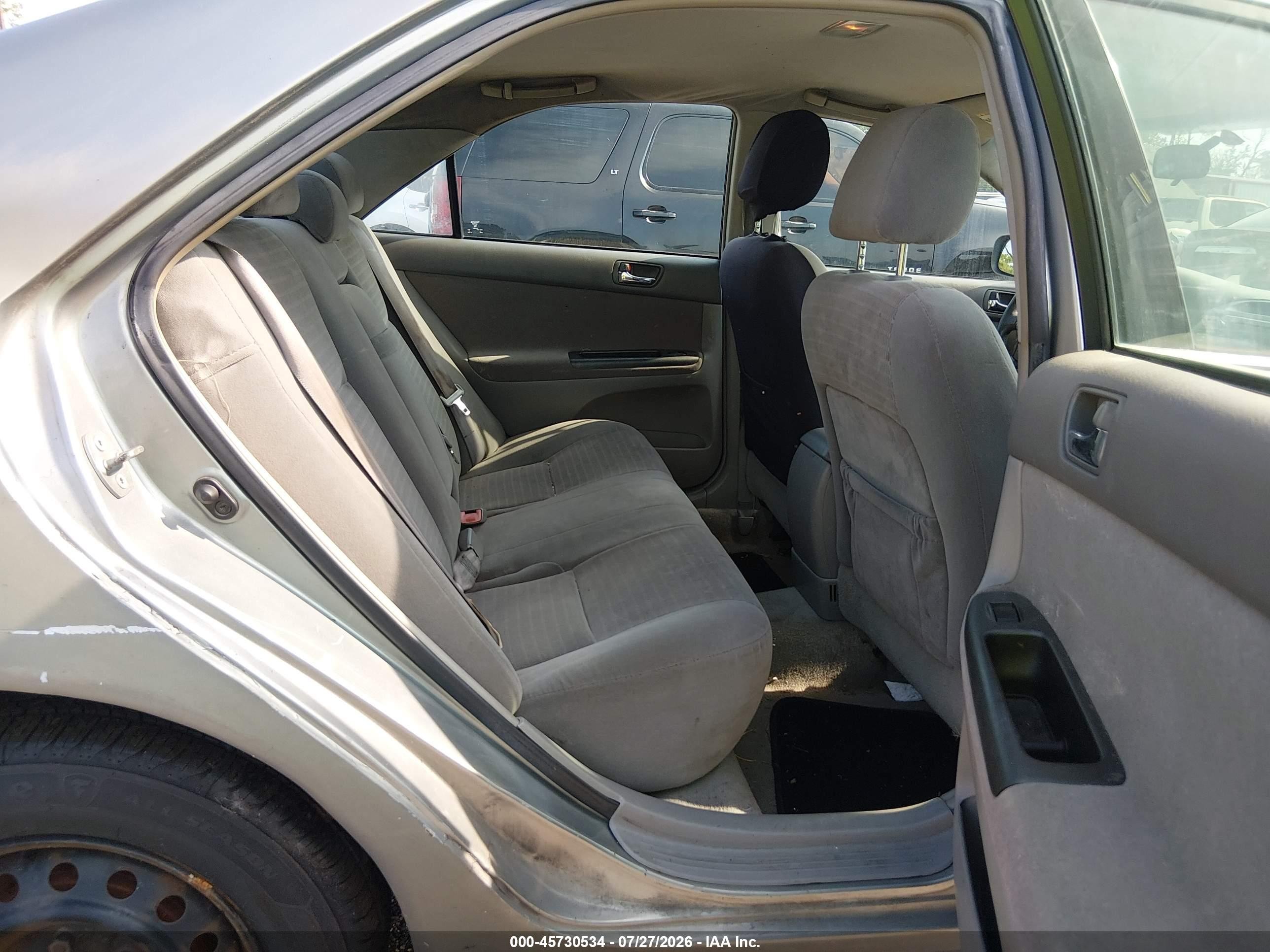 2005 Toyota Camry Le Silver vin: 4T1BE32K05U592912