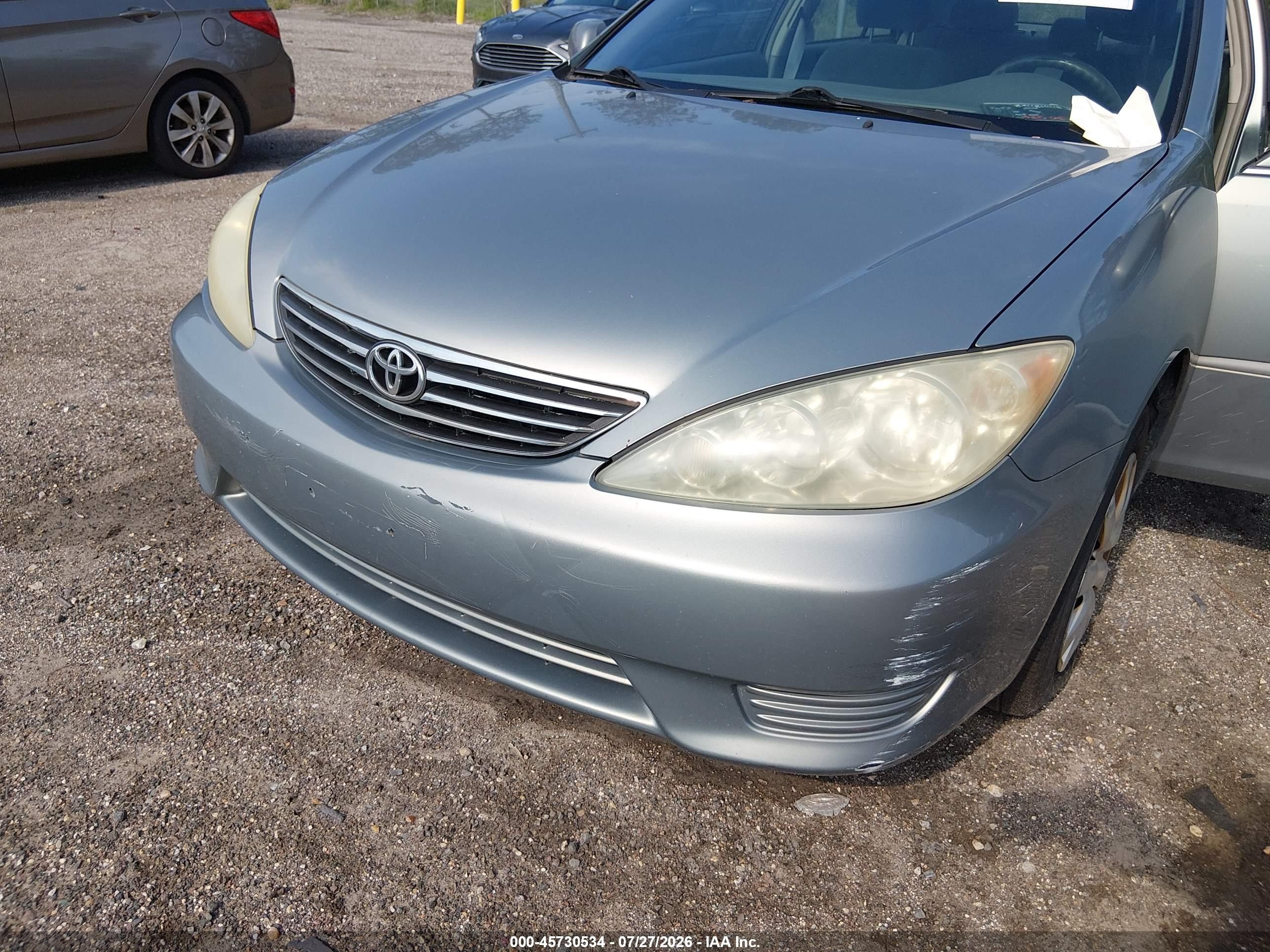 2005 Toyota Camry Le Silver vin: 4T1BE32K05U592912