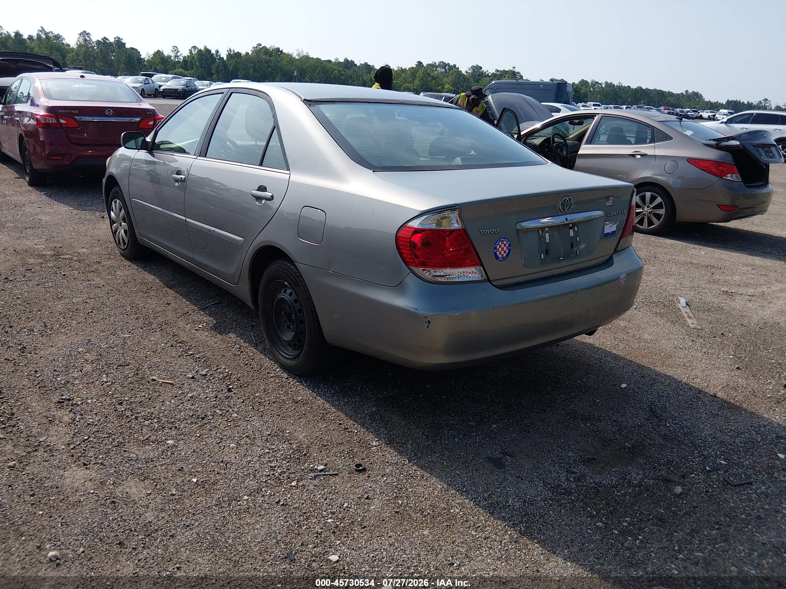 2005 Toyota Camry Le Silver vin: 4T1BE32K05U592912