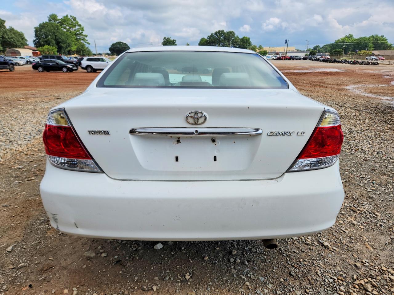 2005 Toyota Camry Le Белый vin: 4T1BE32K05U596880