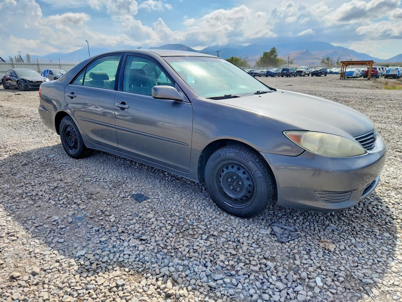 2005 Toyota Camry Le Gray vin: 4T1BE32K05U605173