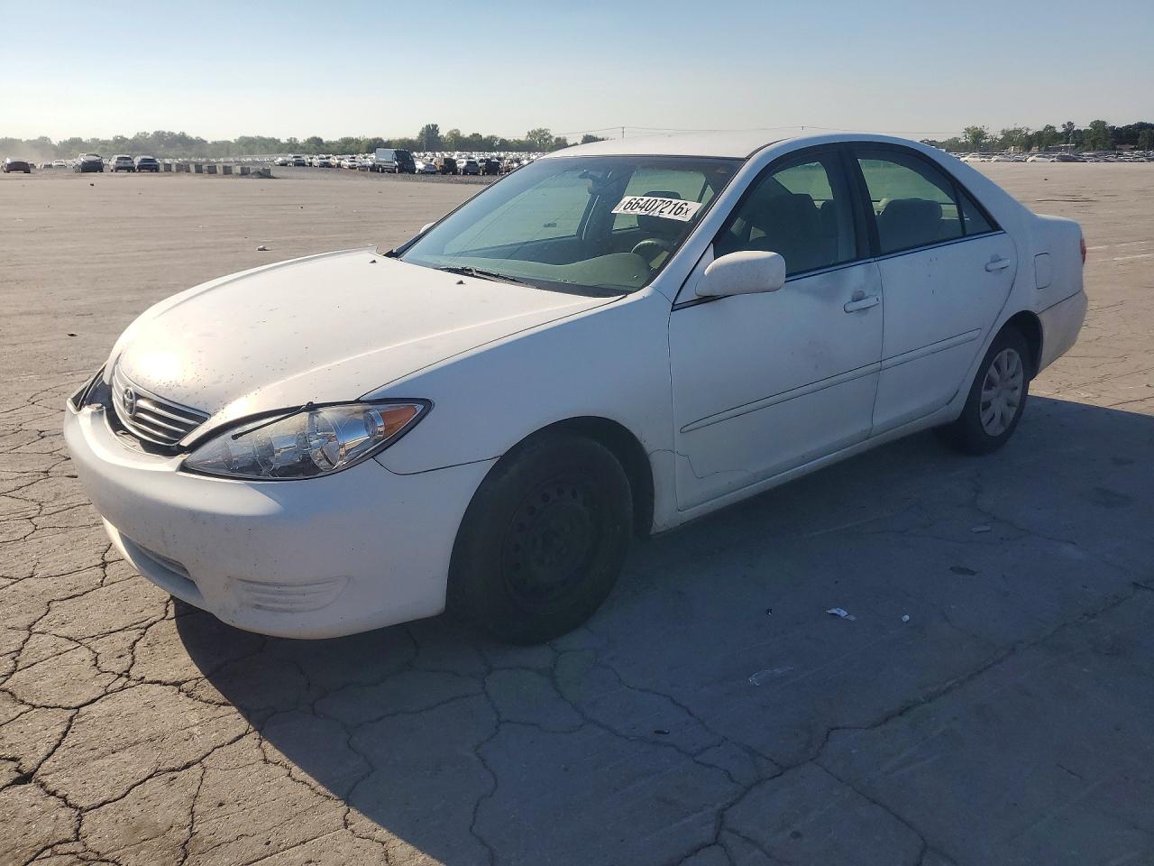 2005 Toyota Camry Le White vin: 4T1BE32K05U637007