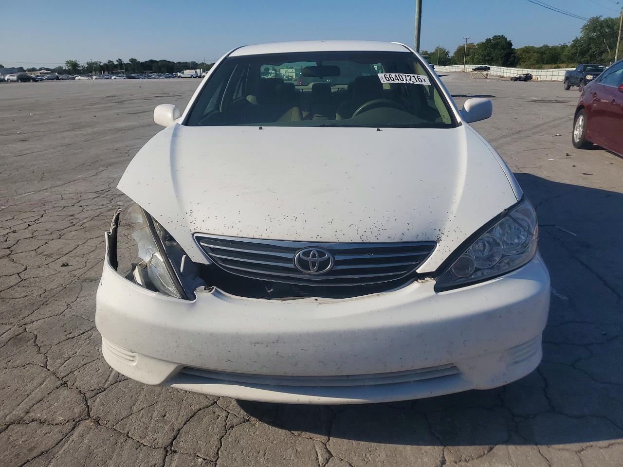 2005 Toyota Camry Le White vin: 4T1BE32K05U637007
