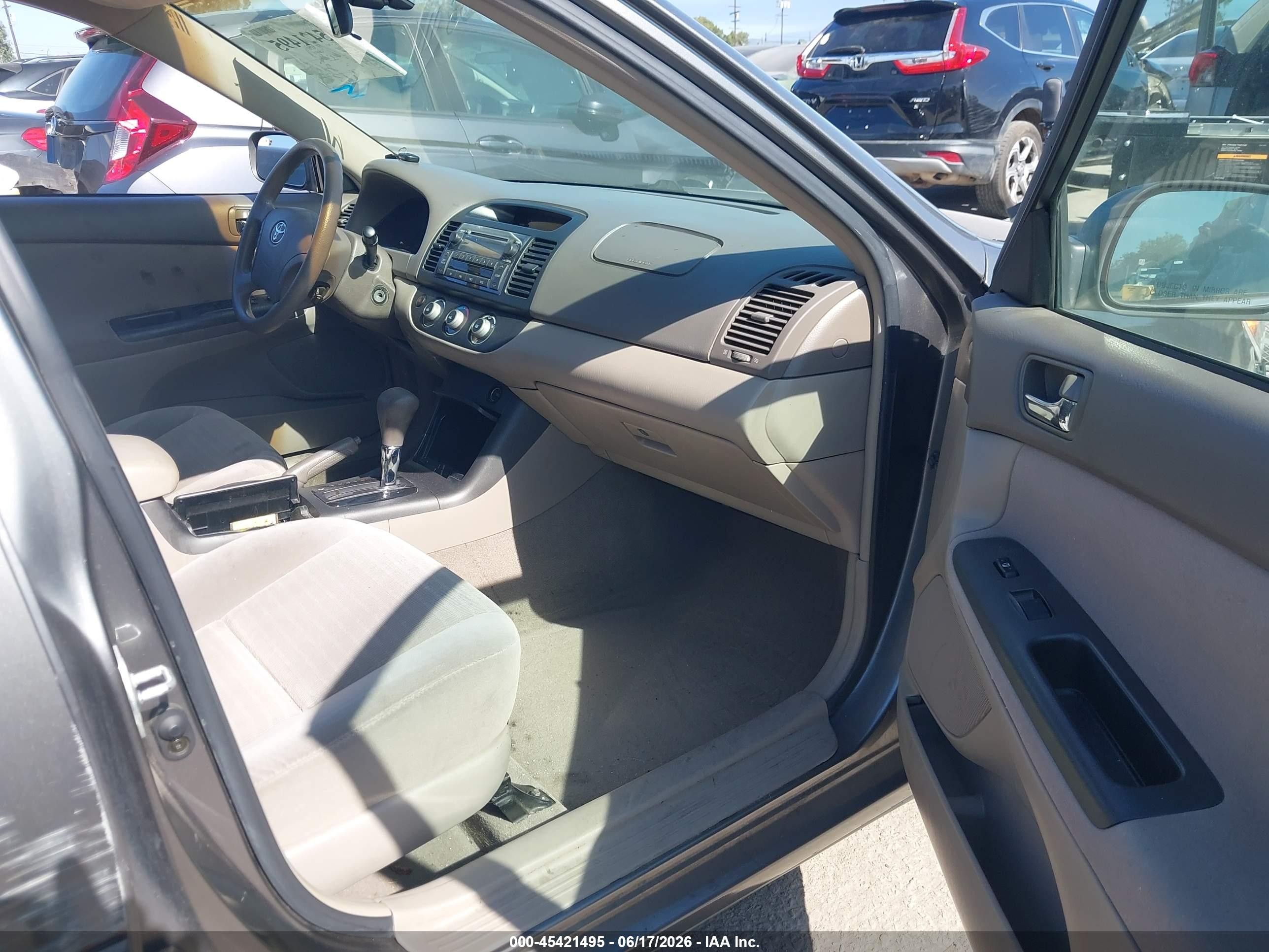 2005 Toyota Camry Le Gray vin: 4T1BE32K05U956875