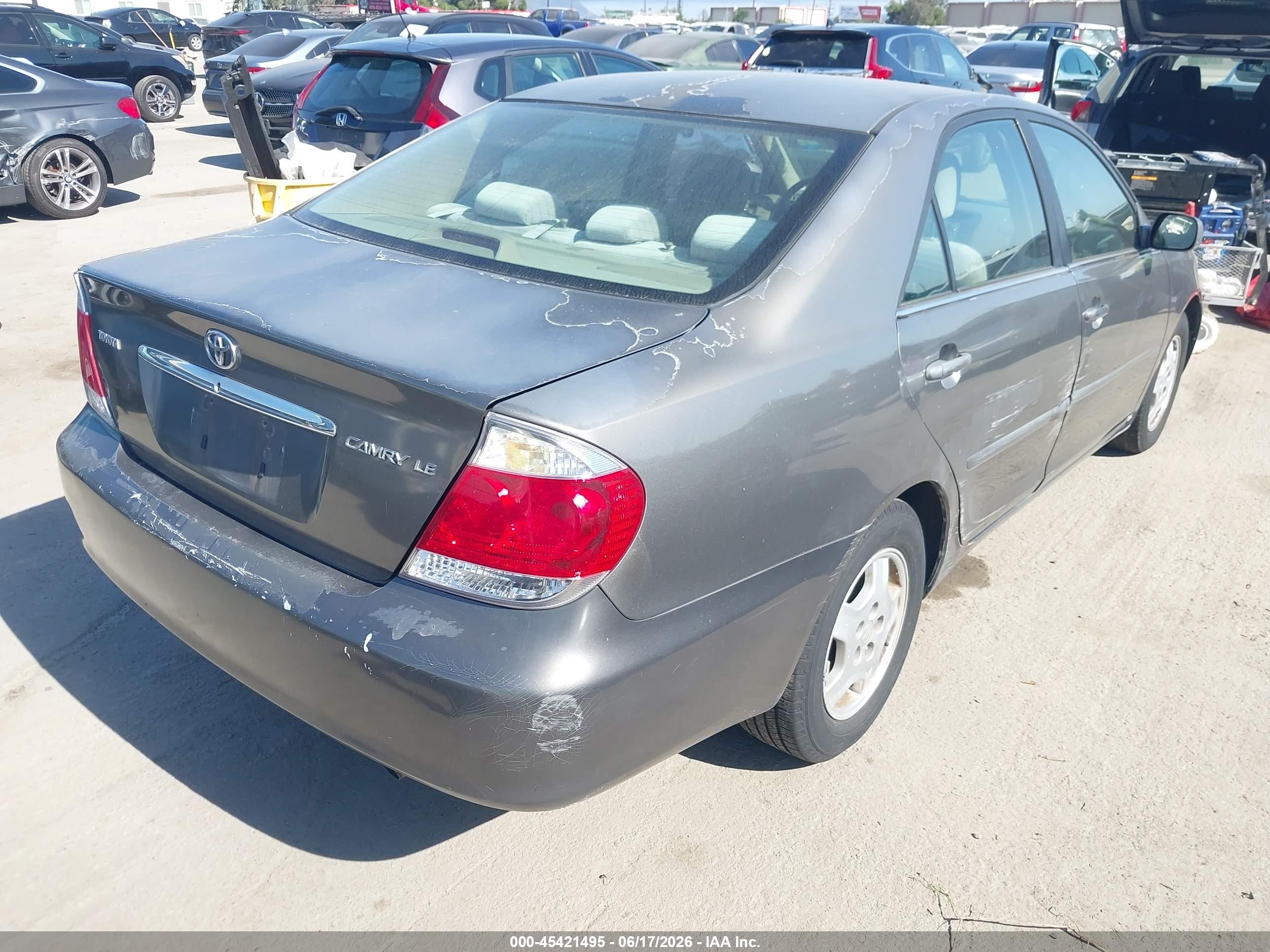 2005 Toyota Camry Le Gray vin: 4T1BE32K05U956875