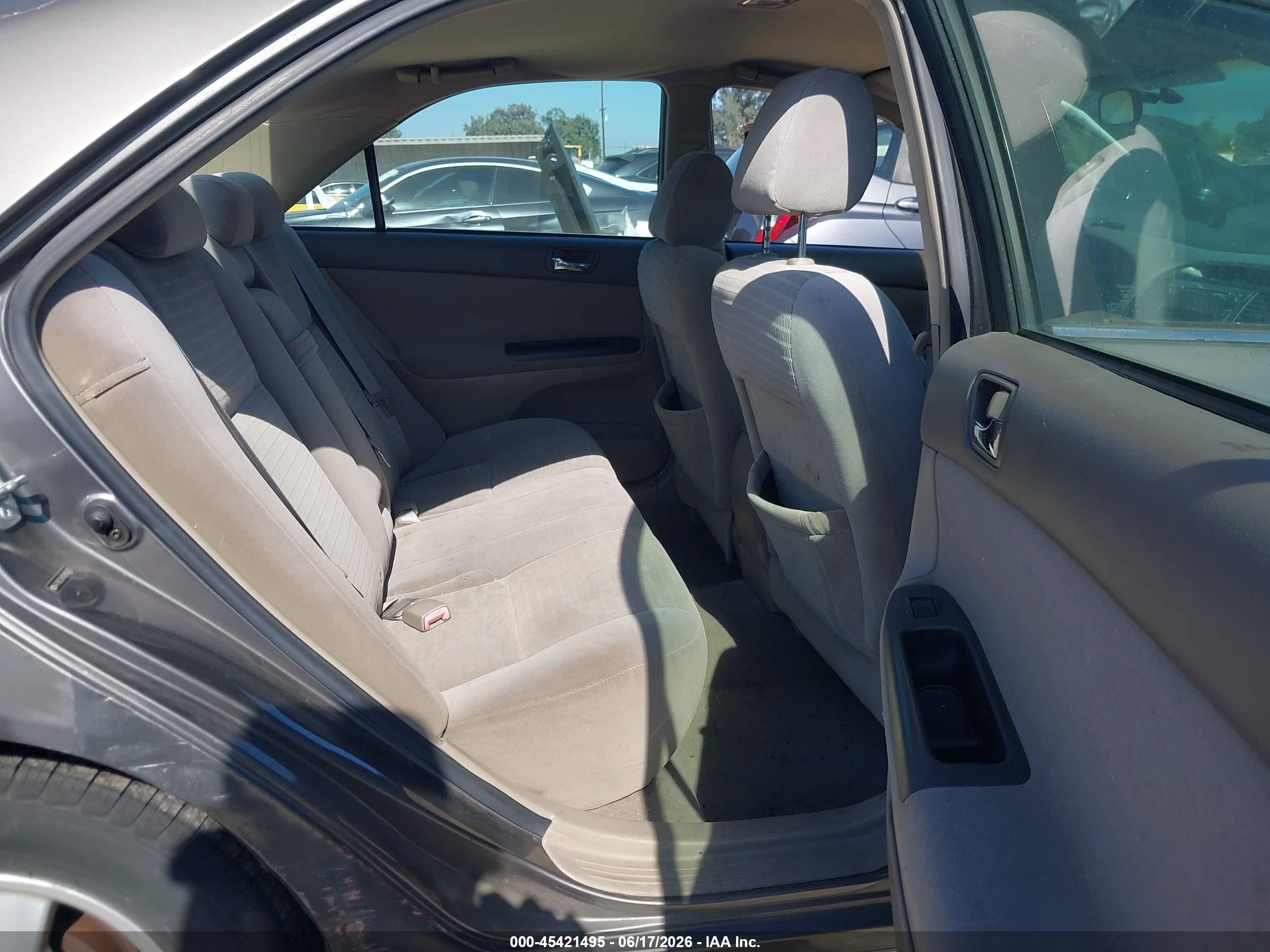 2005 Toyota Camry Le Gray vin: 4T1BE32K05U956875