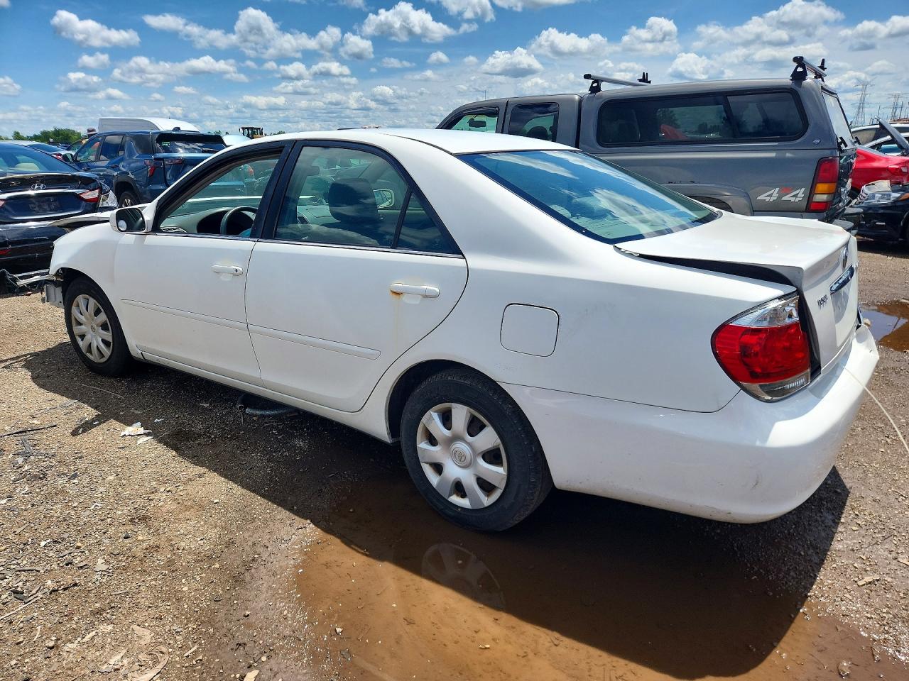 2006 Toyota Camry Le White vin: 4T1BE32K06U647702