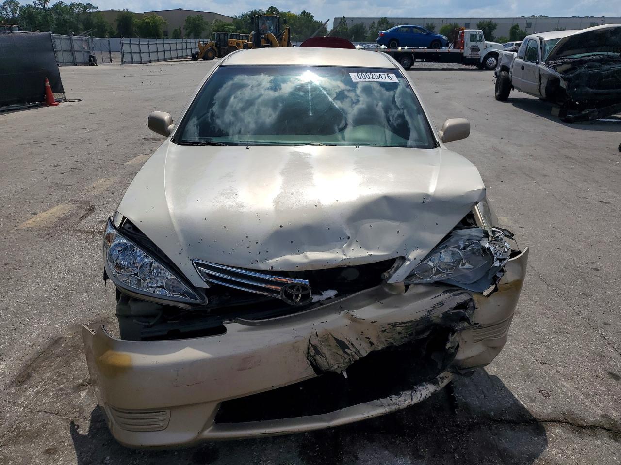 2006 Toyota Camry Le Gold vin: 4T1BE32K06U702911