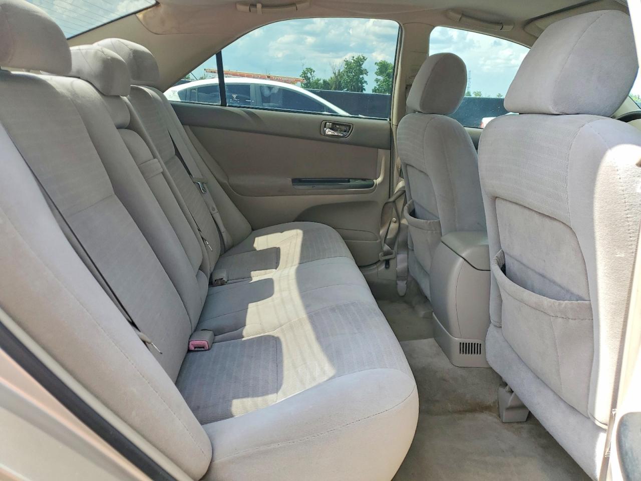 2006 Toyota Camry Le Gold vin: 4T1BE32K06U702911