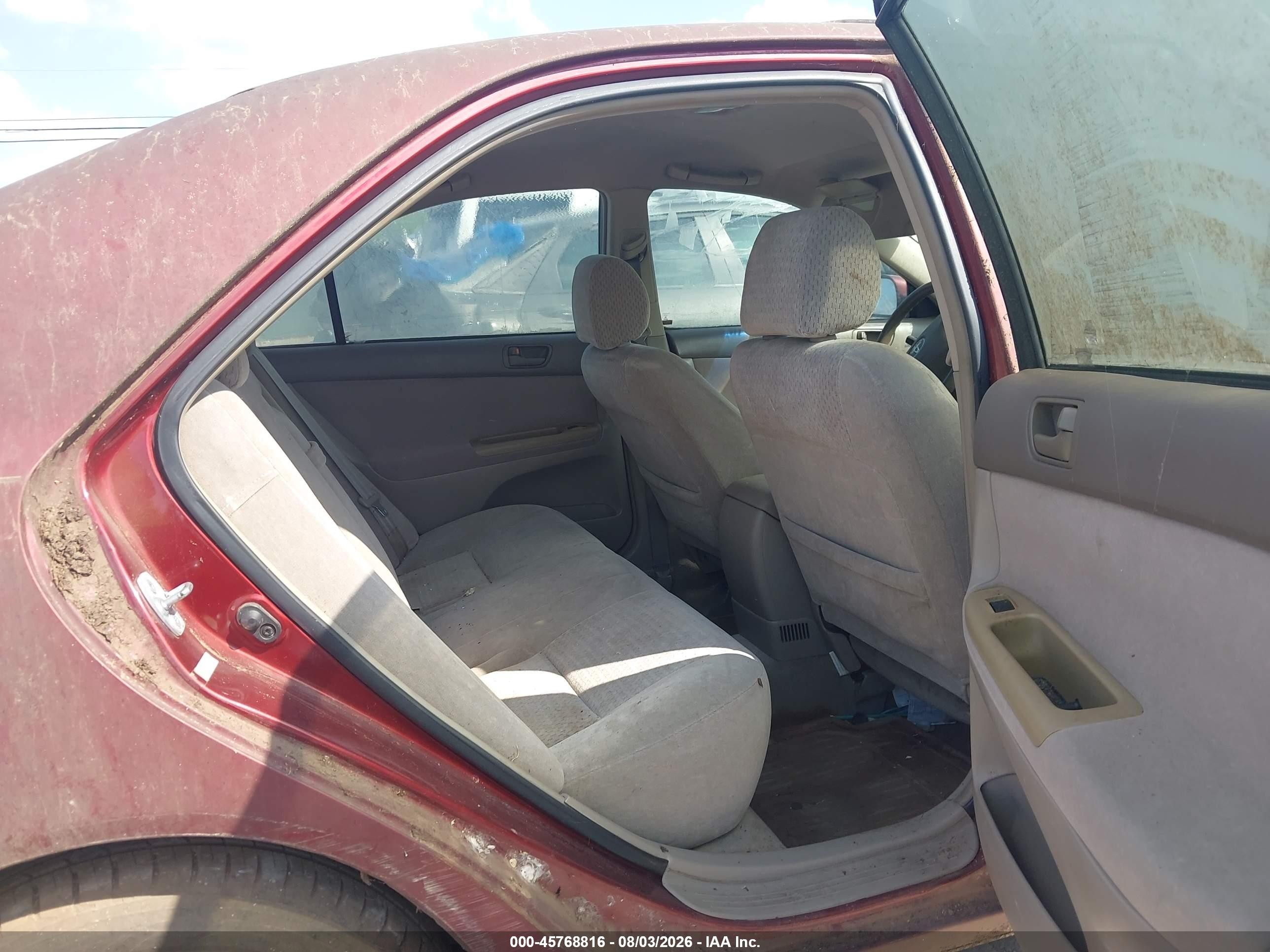 2002 Toyota Camry Le Red vin: 4T1BE32K12U031615