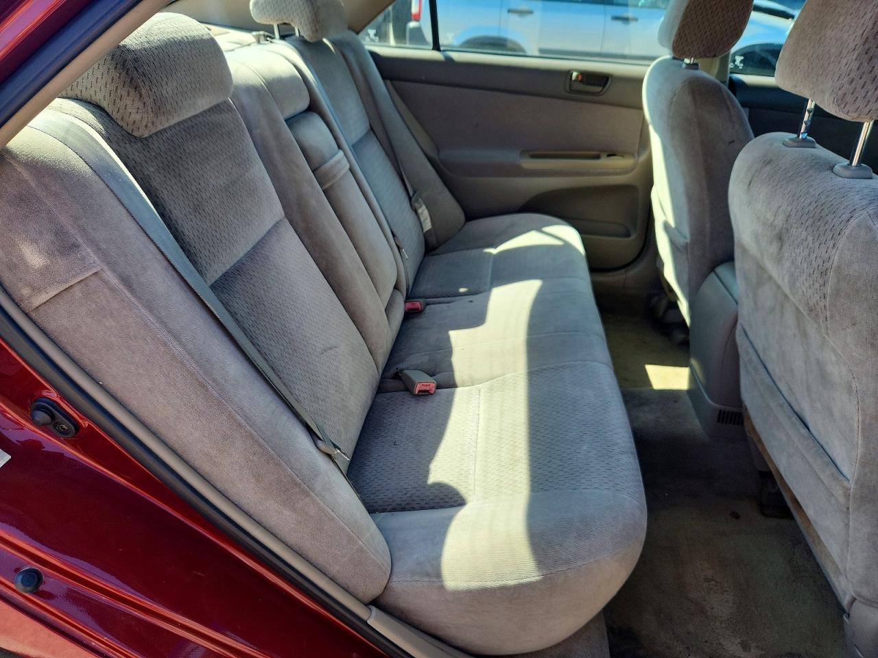 2002 Toyota Camry Le Maroon vin: 4T1BE32K12U032201