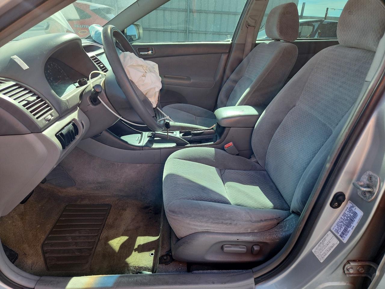 2002 Toyota Camry Le Silver vin: 4T1BE32K12U036040