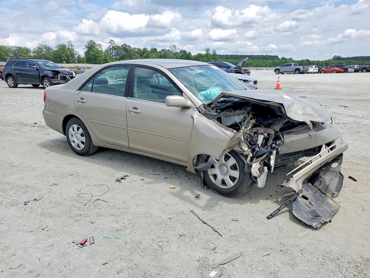 2002 Toyota Camry Le Beige vin: 4T1BE32K12U052769