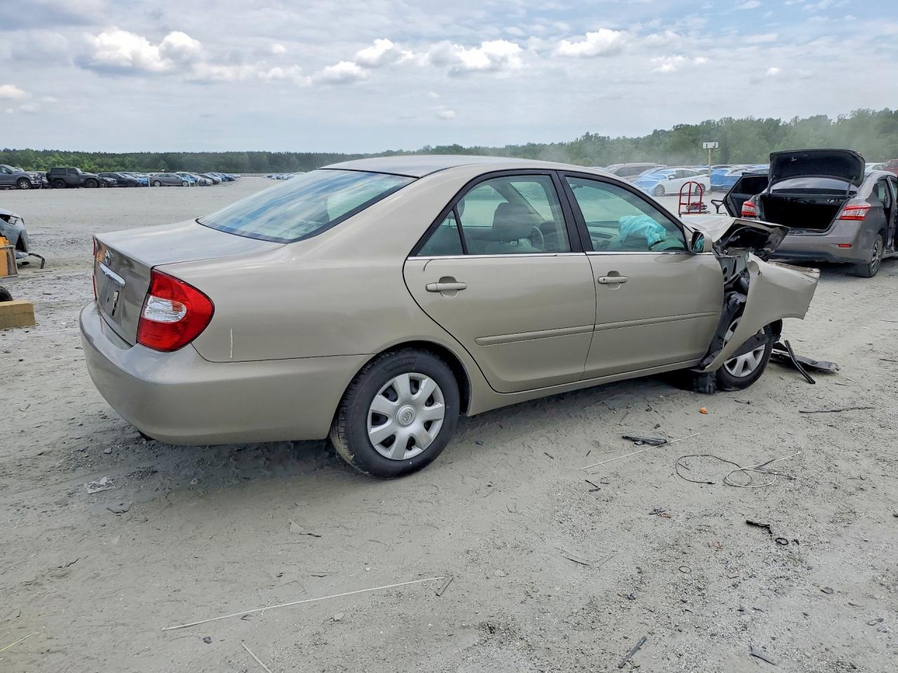 2002 Toyota Camry Le Beige vin: 4T1BE32K12U052769