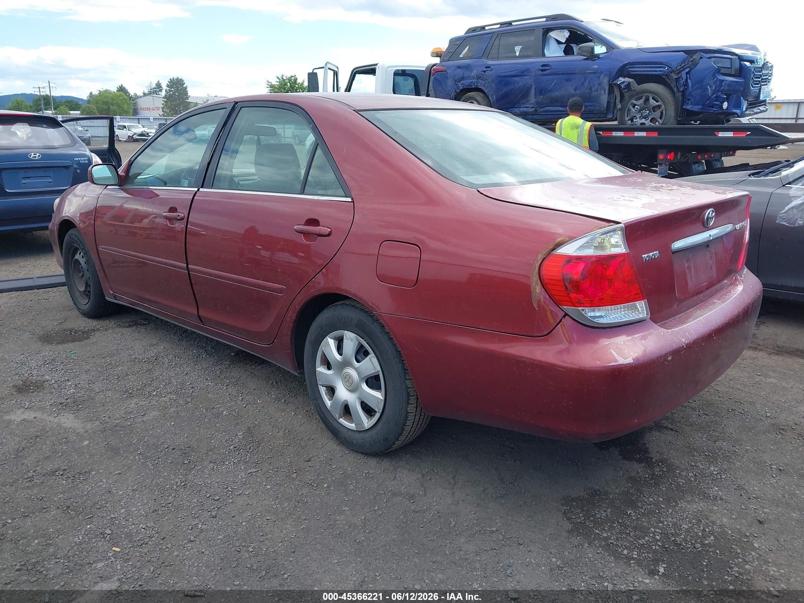 2002 Toyota Camry Le Burgundy vin: 4T1BE32K12U072049