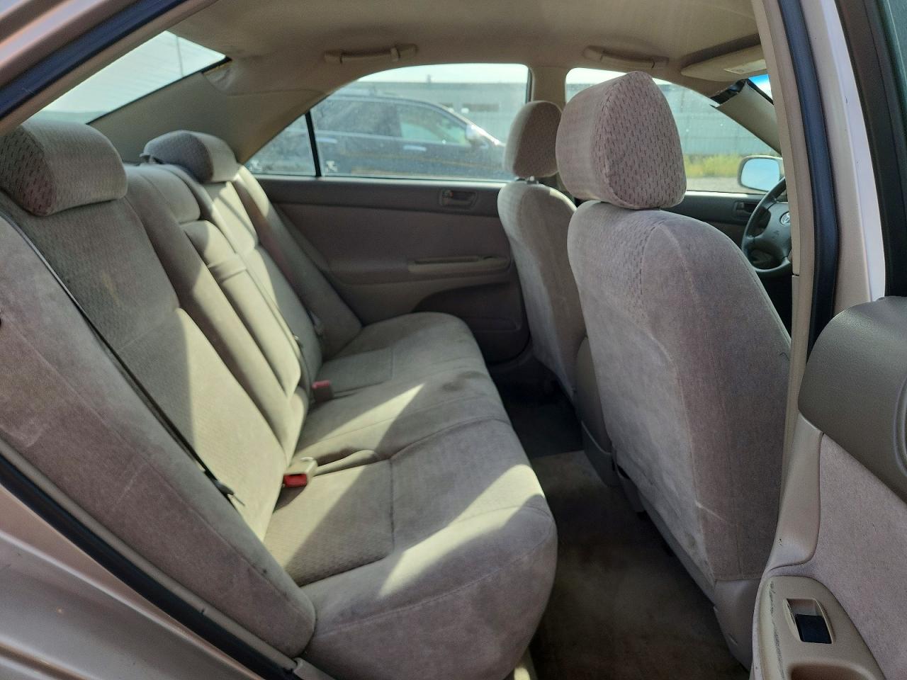 2002 Toyota Camry Le Tan vin: 4T1BE32K12U072343