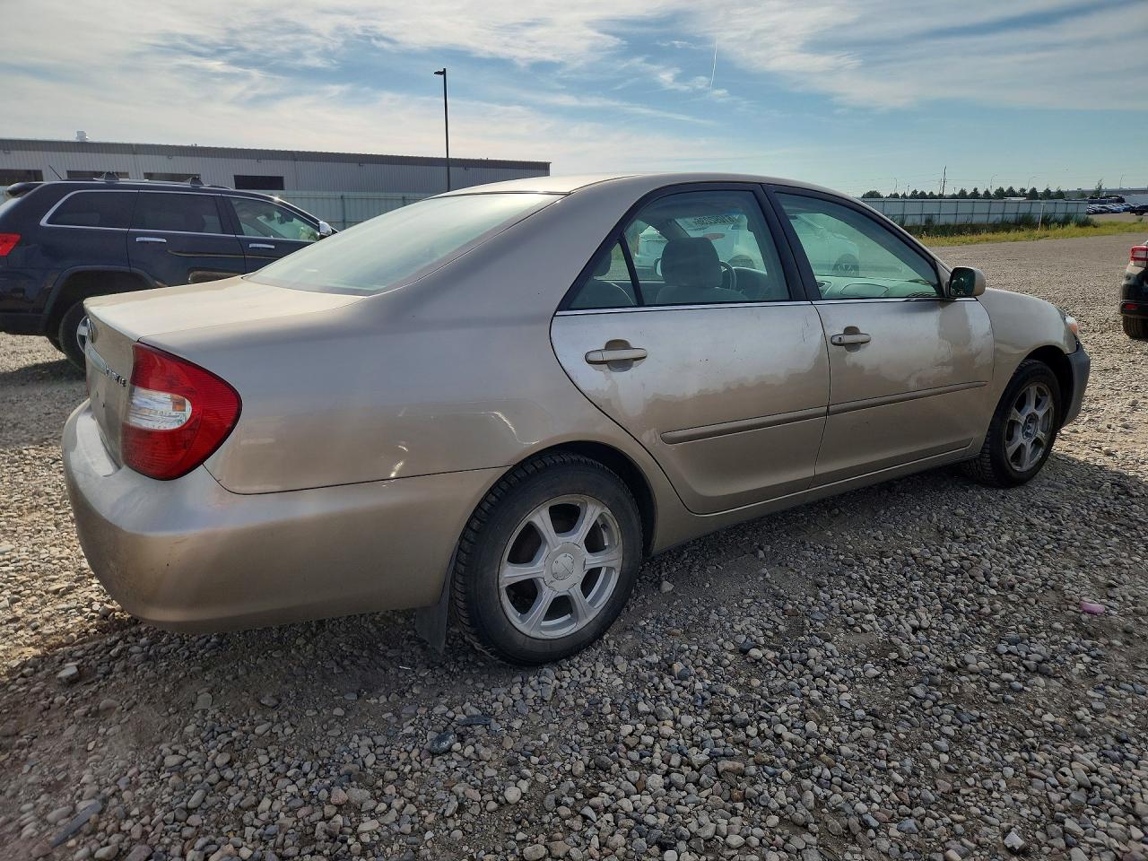 2002 Toyota Camry Le Tan vin: 4T1BE32K12U072343