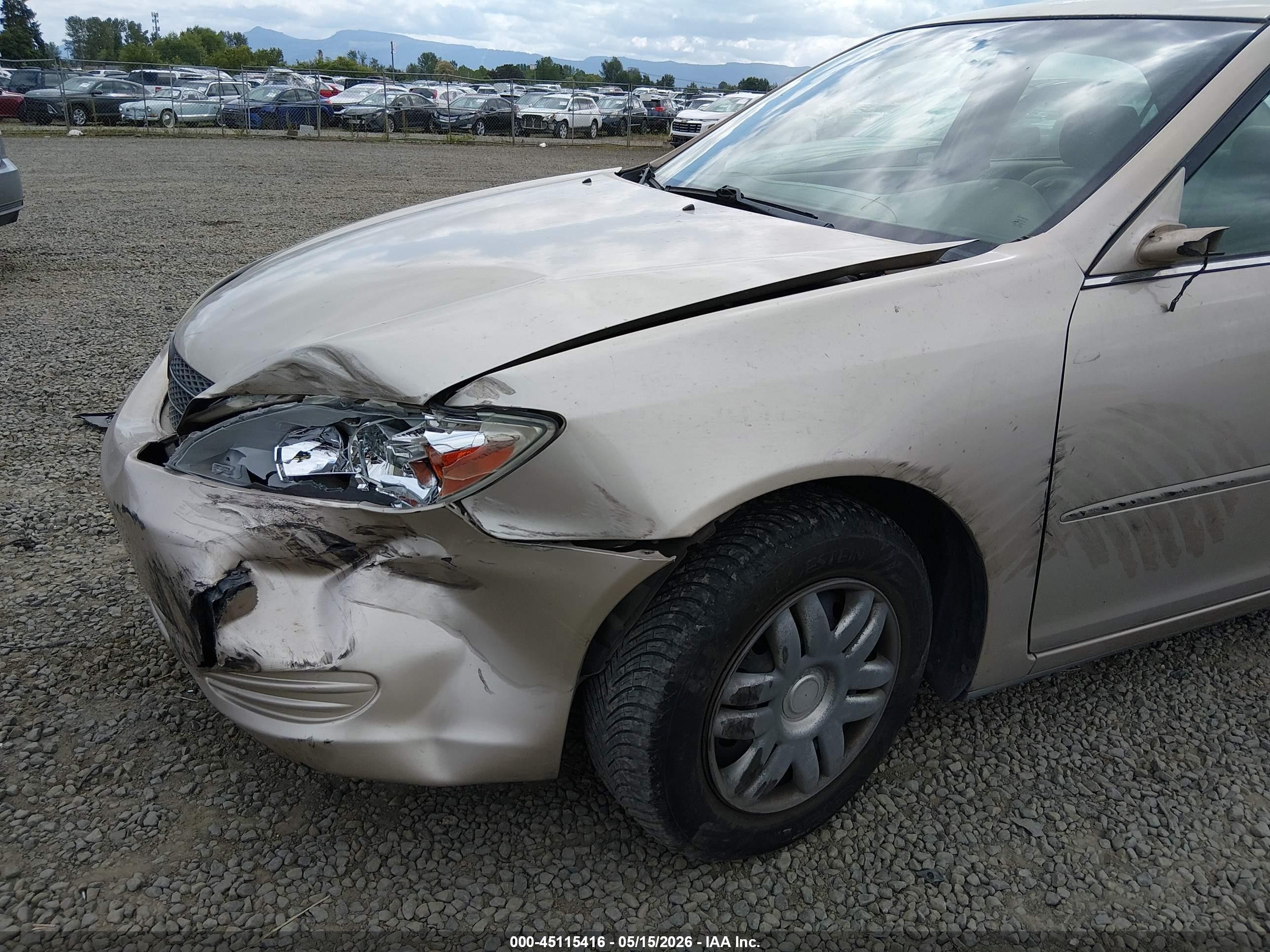 2002 Toyota Camry Le Brown vin: 4T1BE32K12U078143