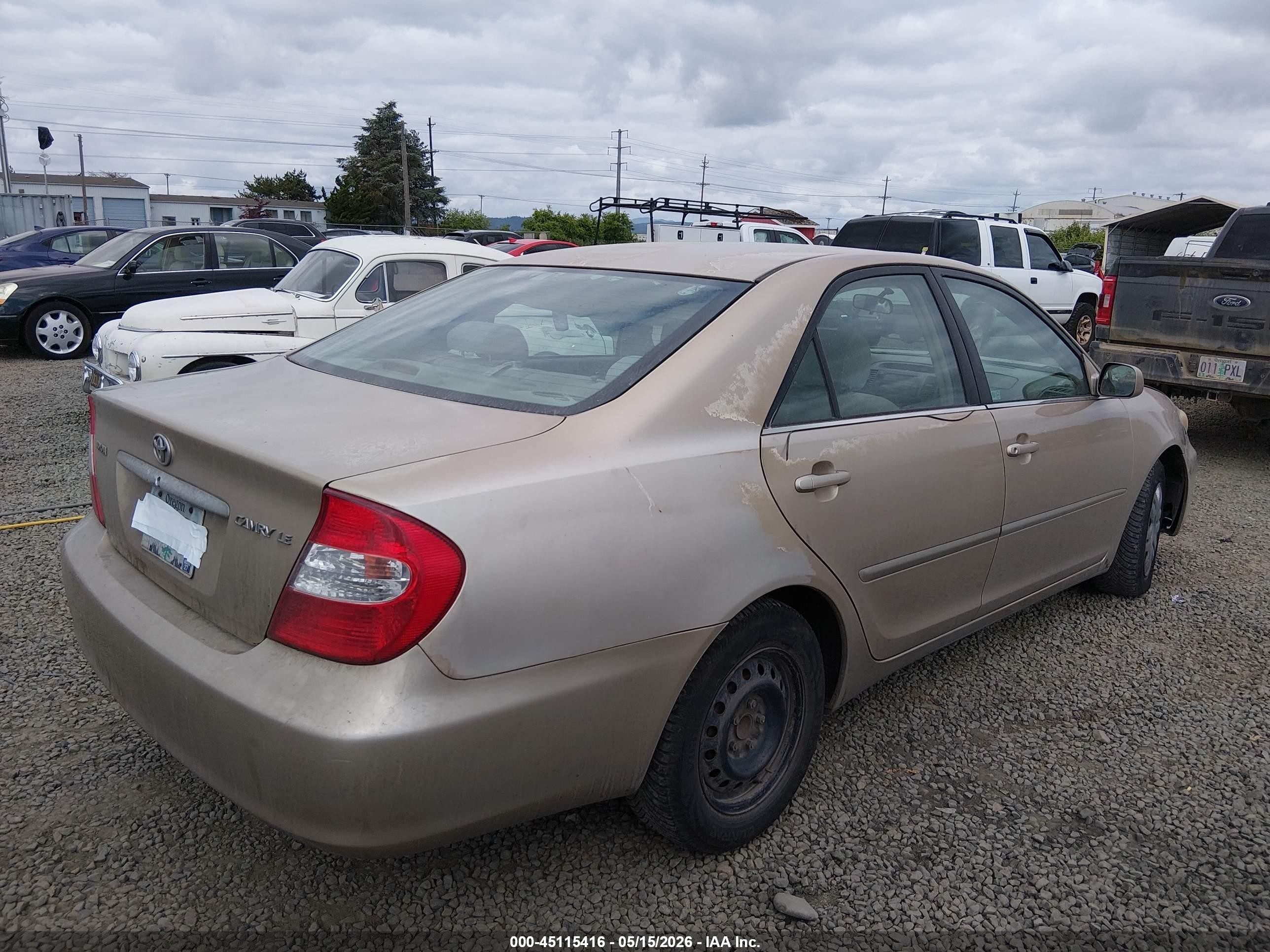 2002 Toyota Camry Le Brown vin: 4T1BE32K12U078143