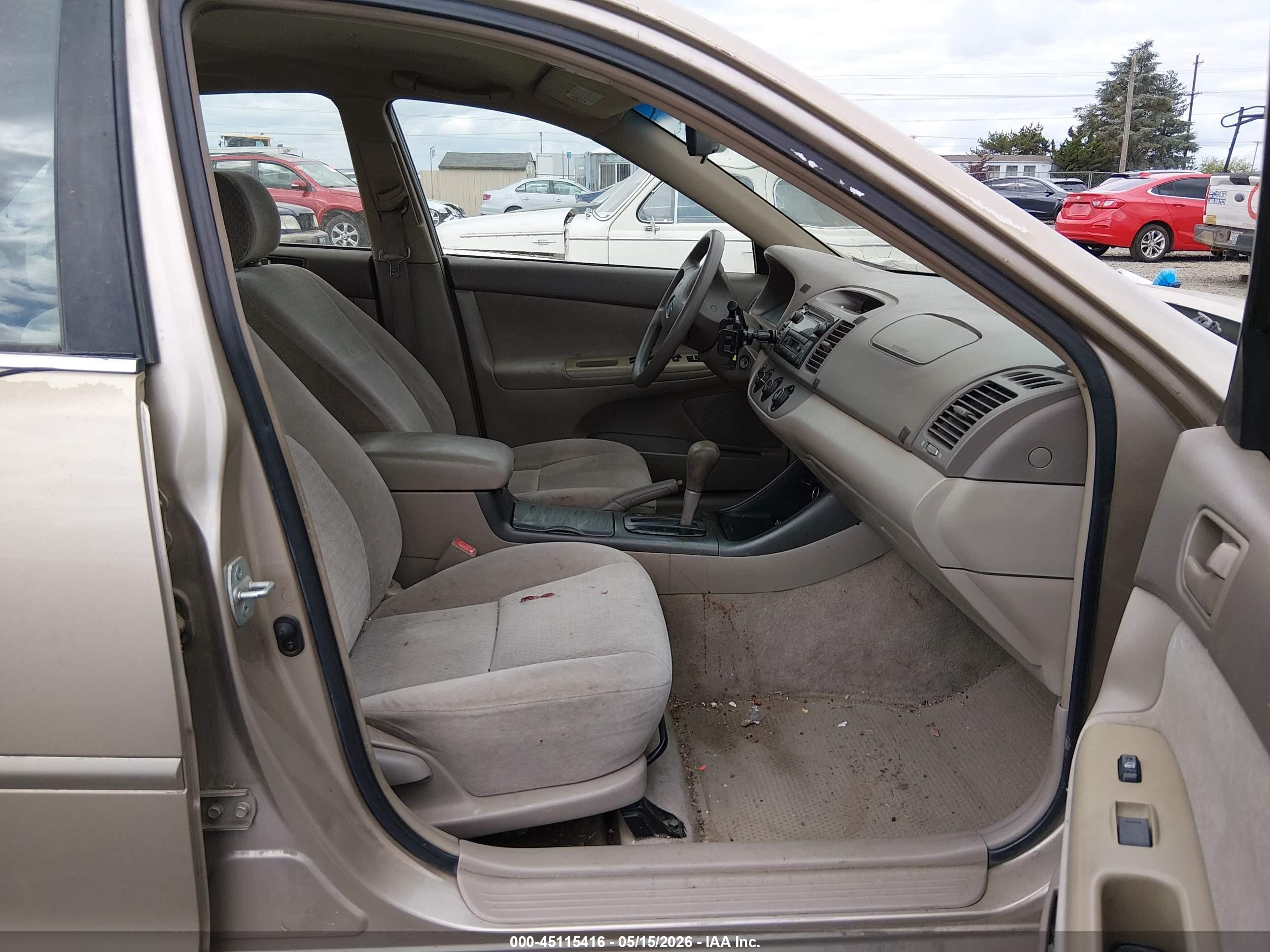 2002 Toyota Camry Le Brown vin: 4T1BE32K12U078143