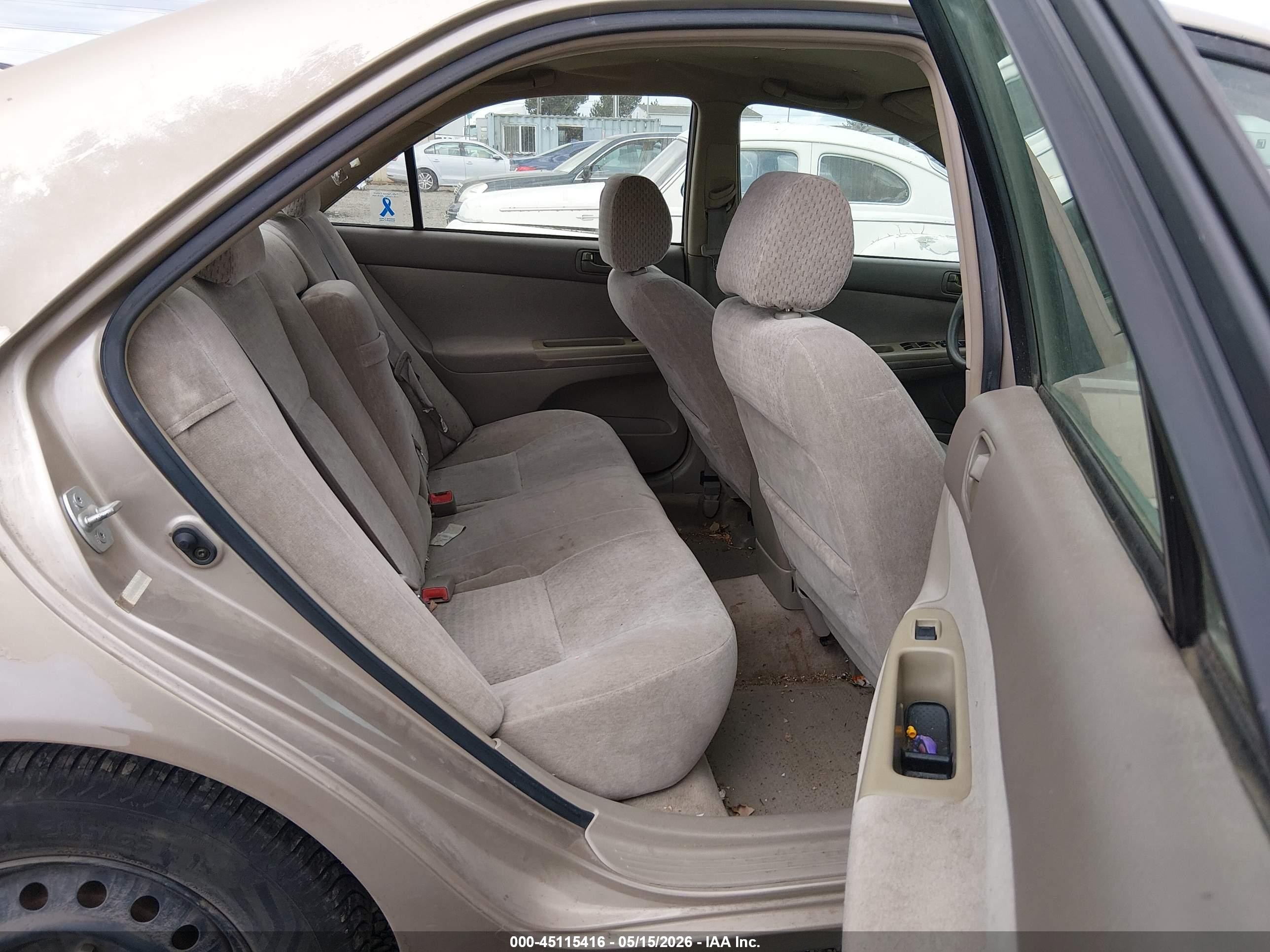 2002 Toyota Camry Le Brown vin: 4T1BE32K12U078143