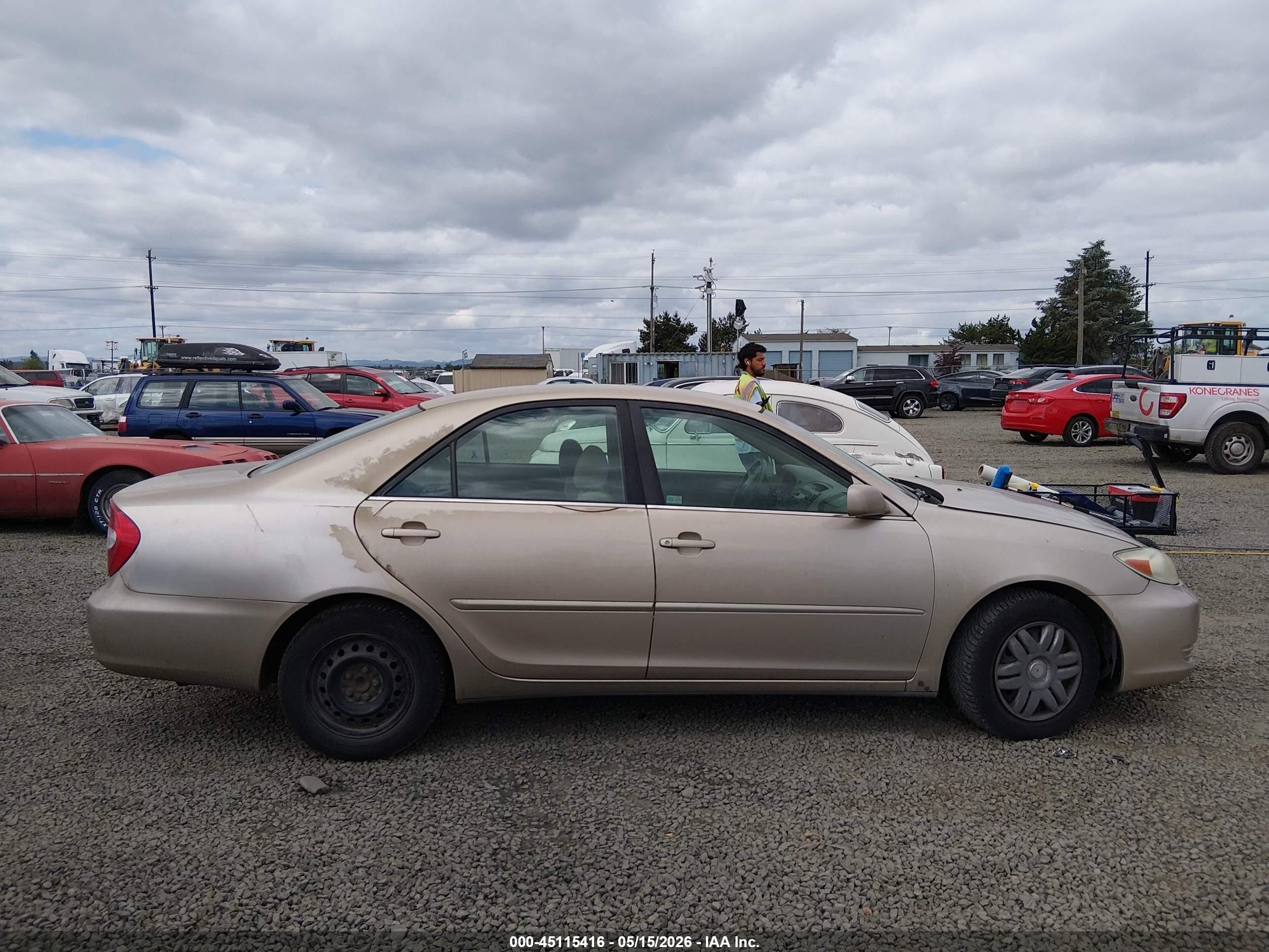 2002 Toyota Camry Le Brown vin: 4T1BE32K12U078143