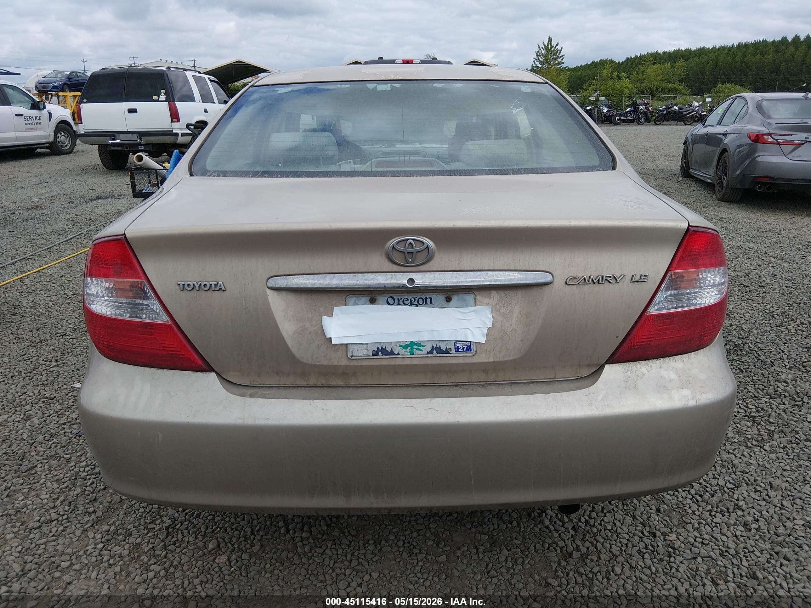 2002 Toyota Camry Le Brown vin: 4T1BE32K12U078143