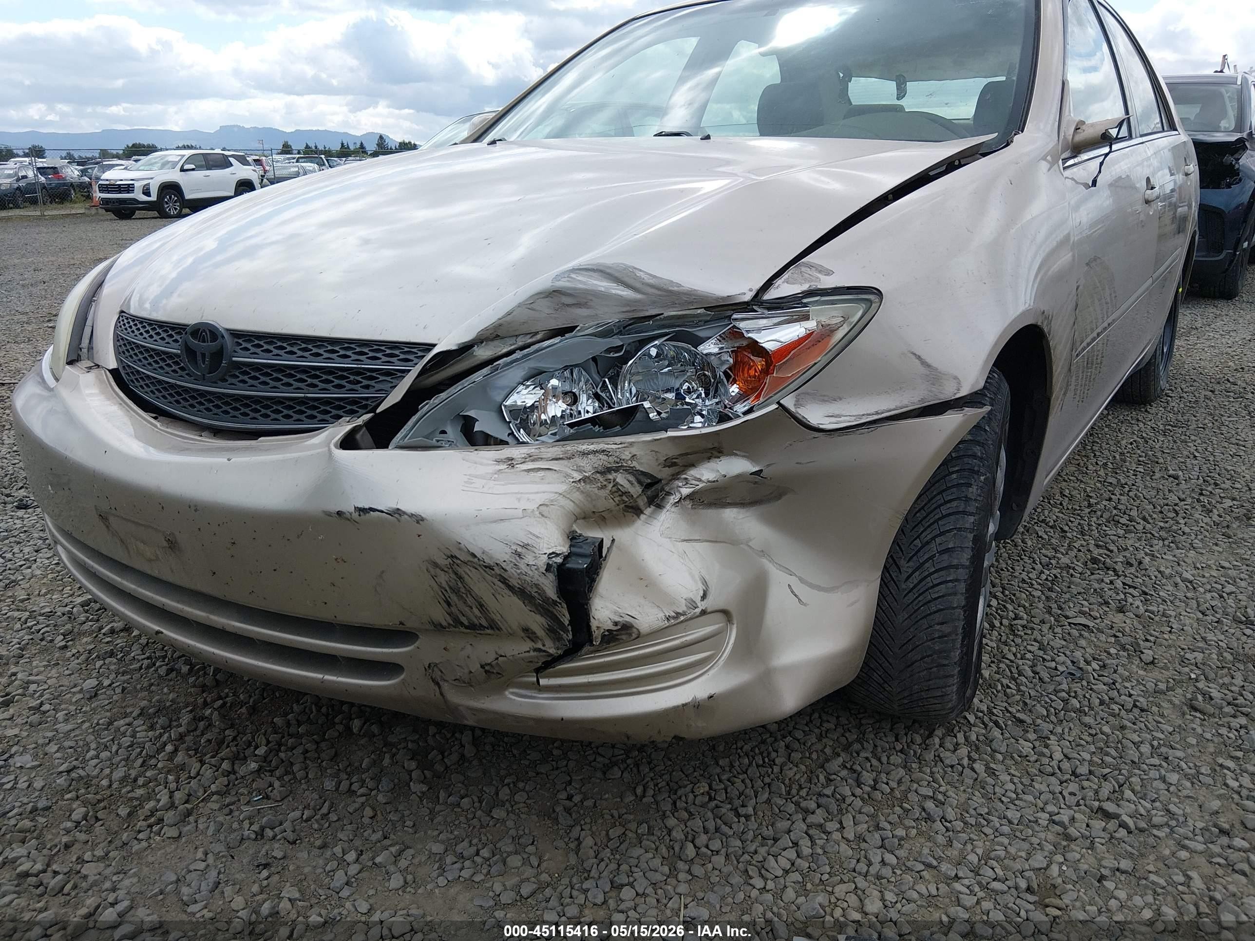 2002 Toyota Camry Le Brown vin: 4T1BE32K12U078143