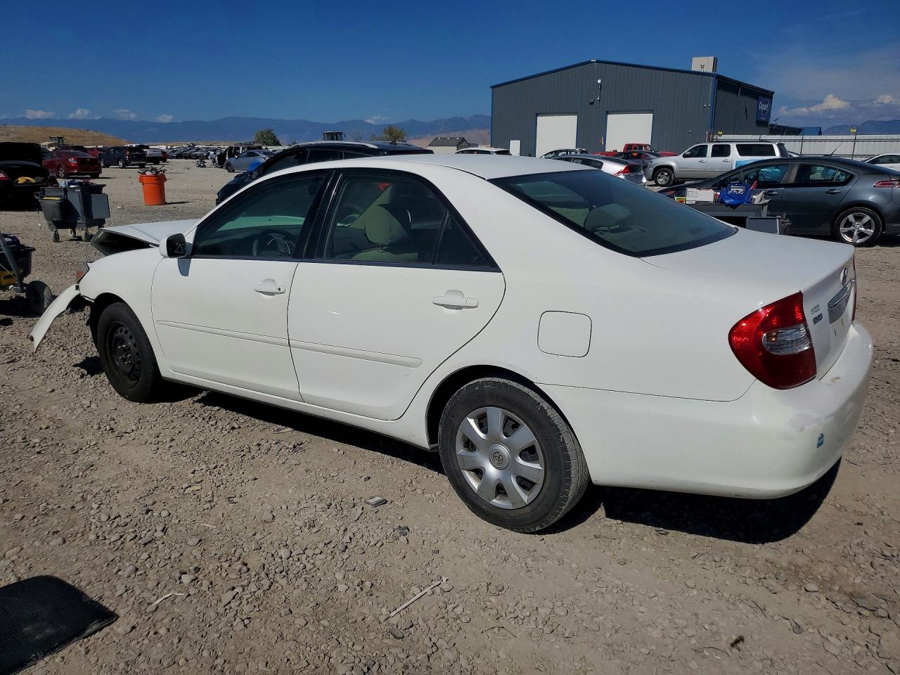 2002 Toyota Camry Le White vin: 4T1BE32K12U083519