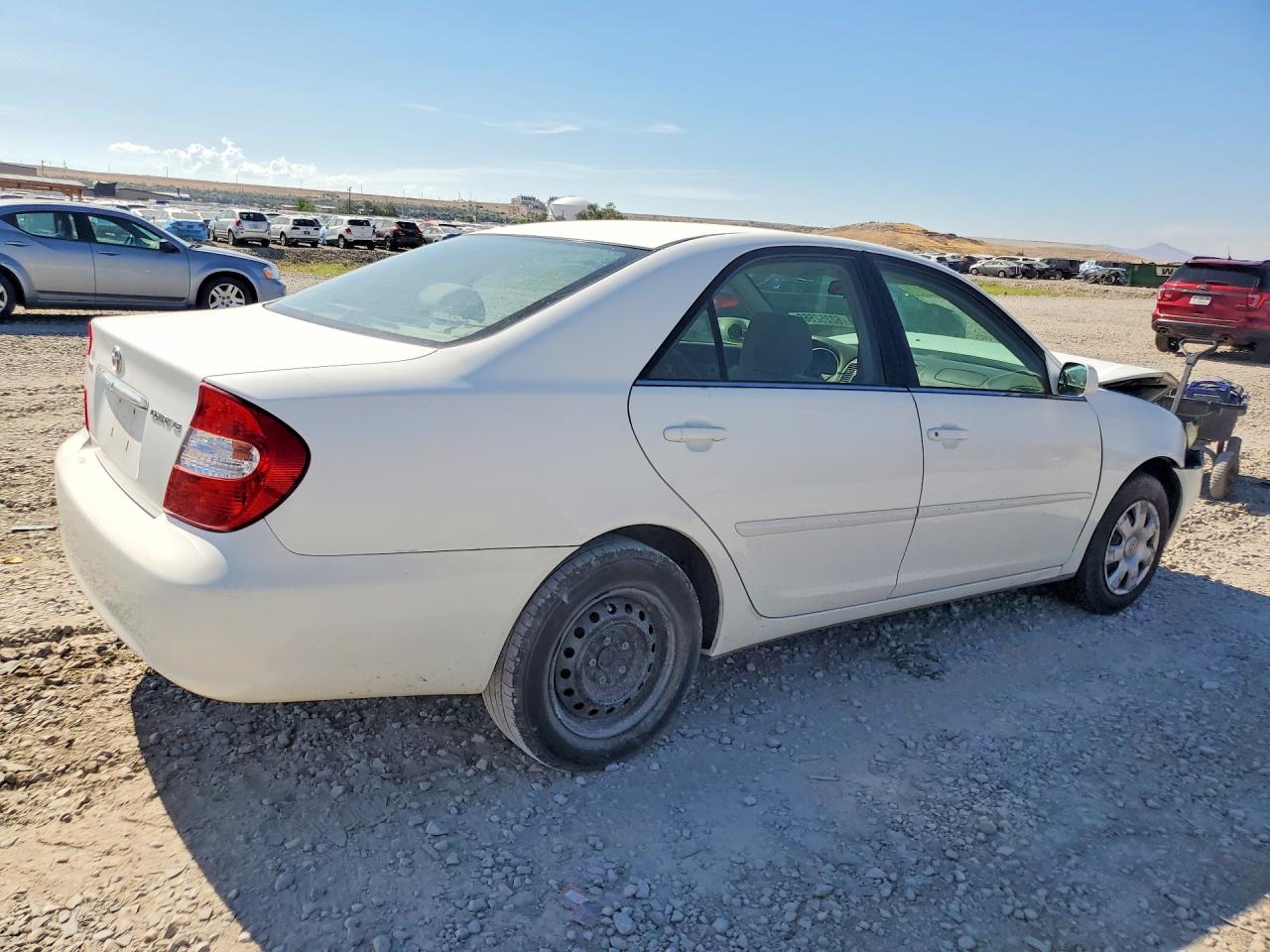 2002 Toyota Camry Le White vin: 4T1BE32K12U083519