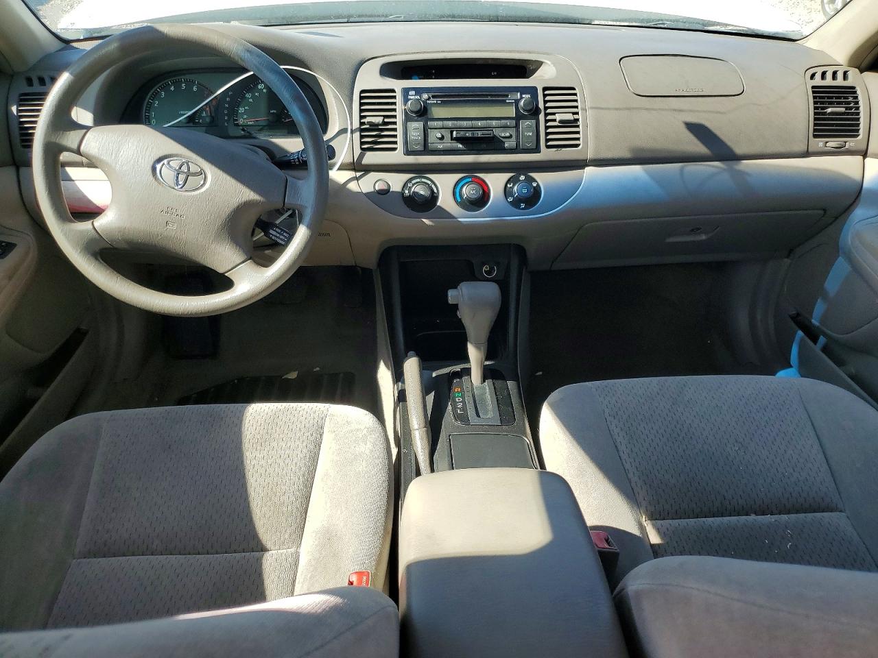 2002 Toyota Camry Le White vin: 4T1BE32K12U083519
