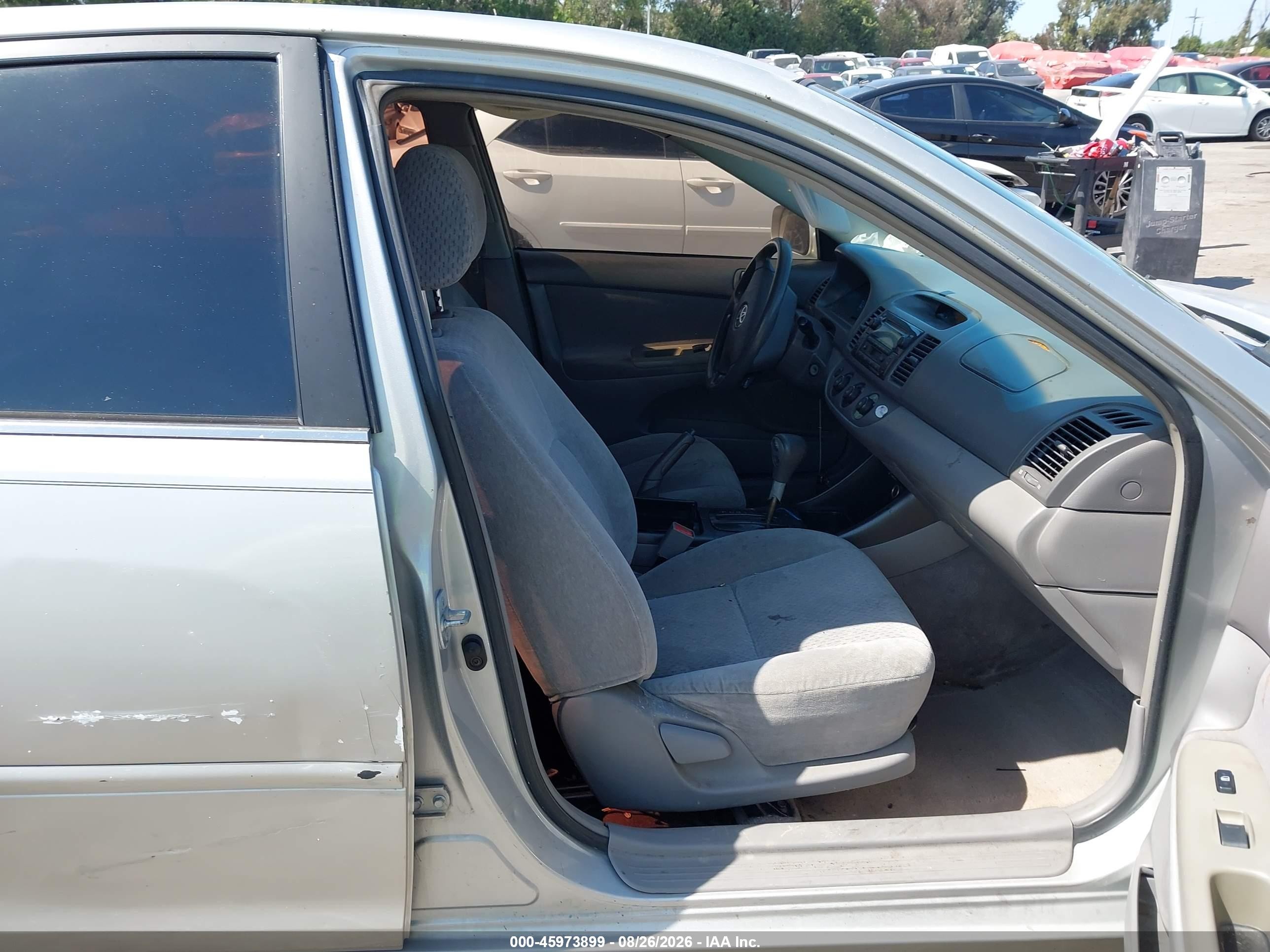 2002 Toyota Camry Le Silver vin: 4T1BE32K12U097386