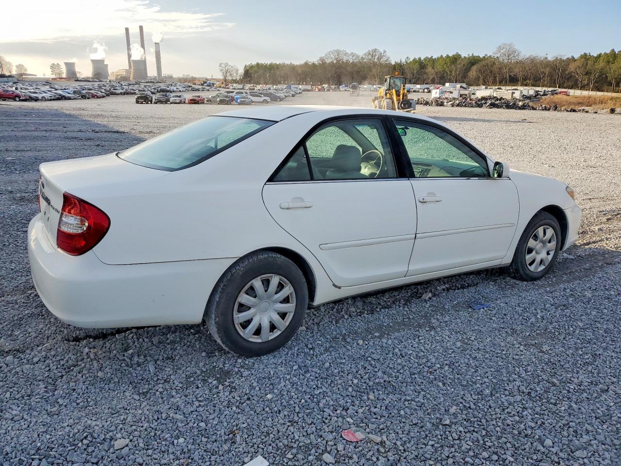 2002 Toyota Camry Le White vin: 4T1BE32K12U506549