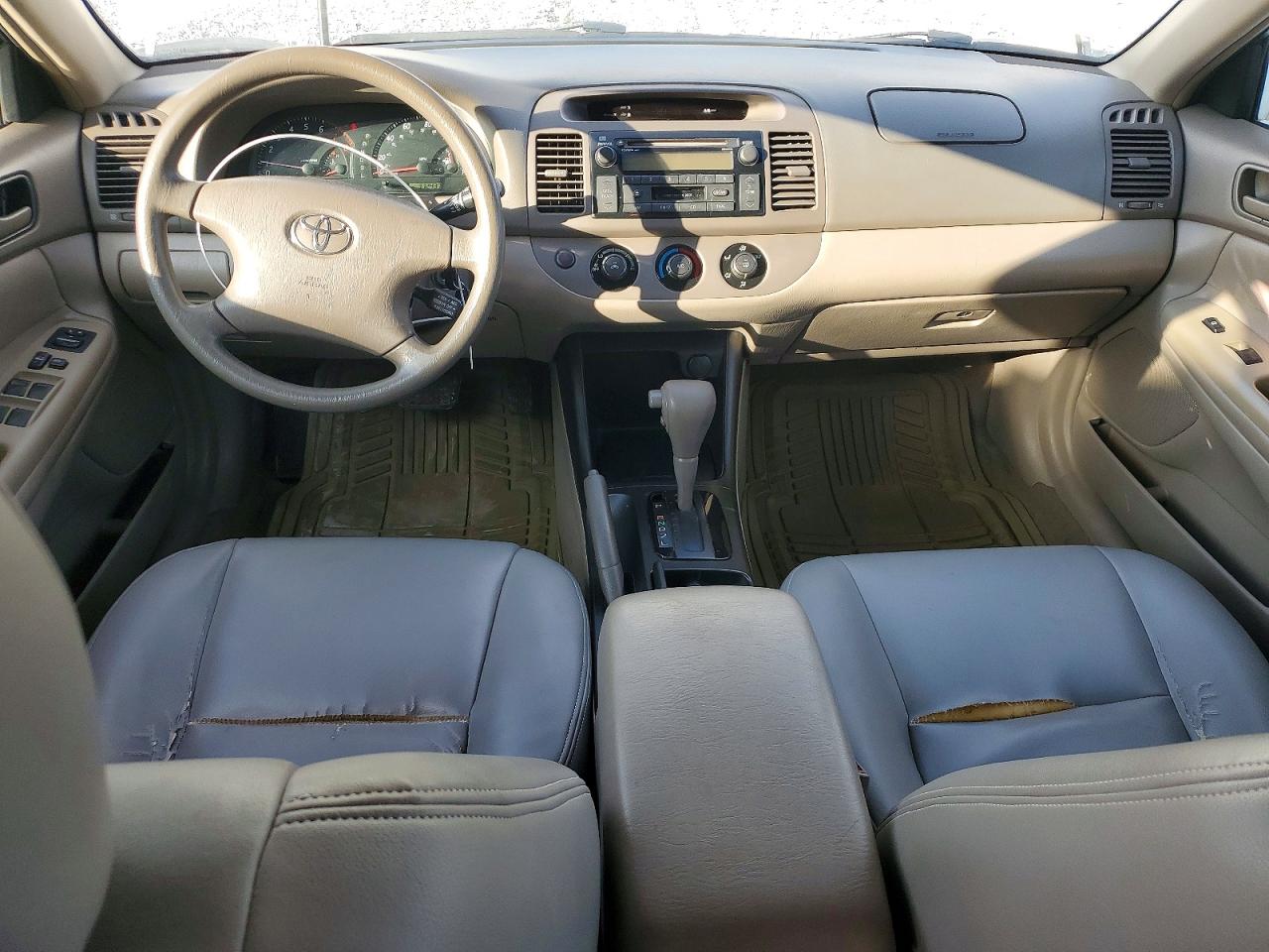 2002 Toyota Camry Le White vin: 4T1BE32K12U506549