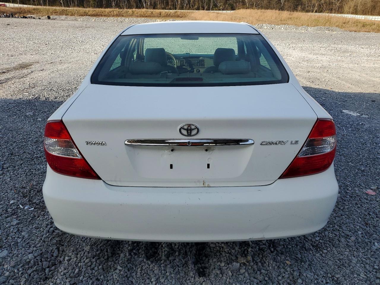 2002 Toyota Camry Le White vin: 4T1BE32K12U506549