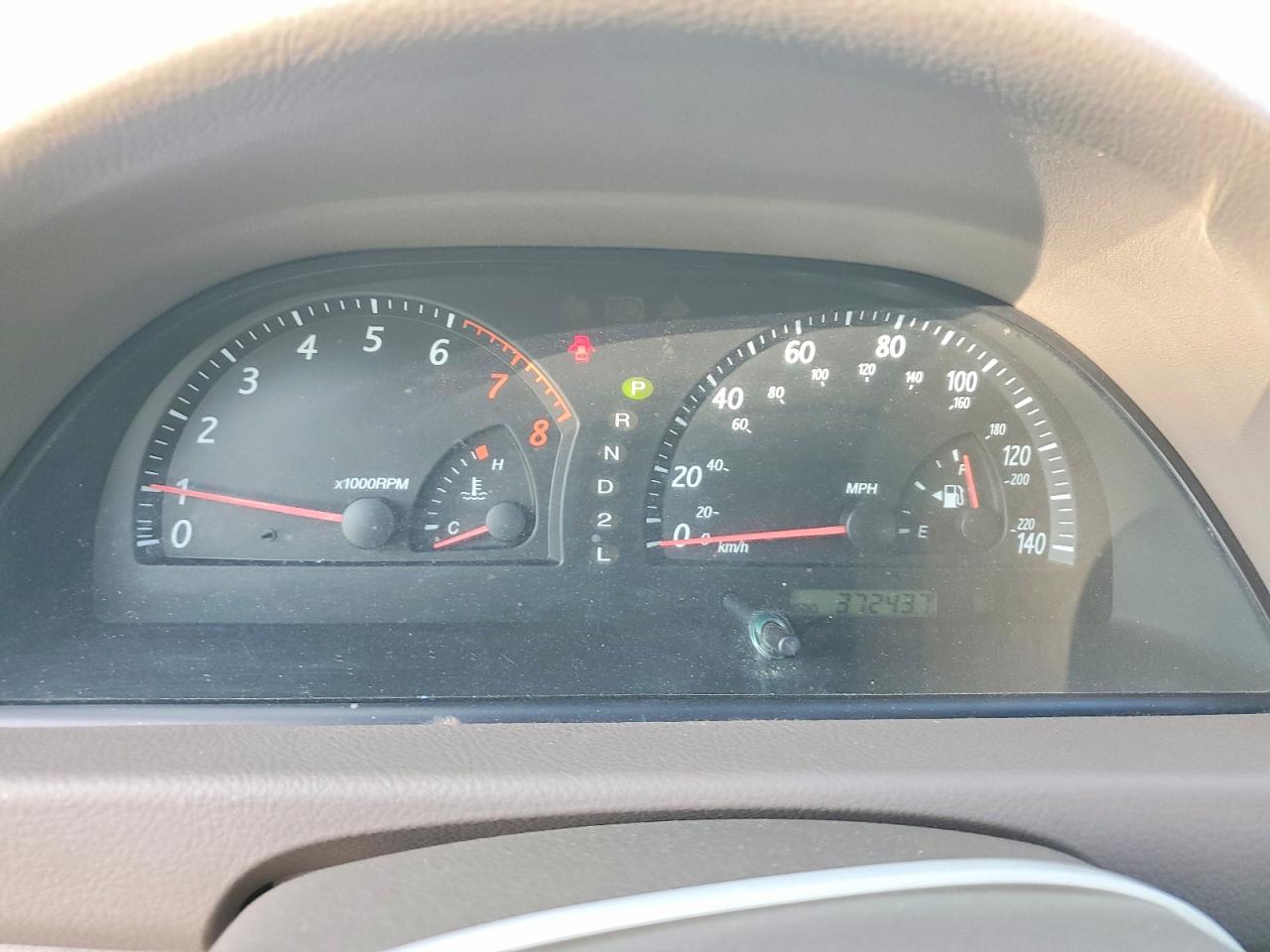 2002 Toyota Camry Le White vin: 4T1BE32K12U506549