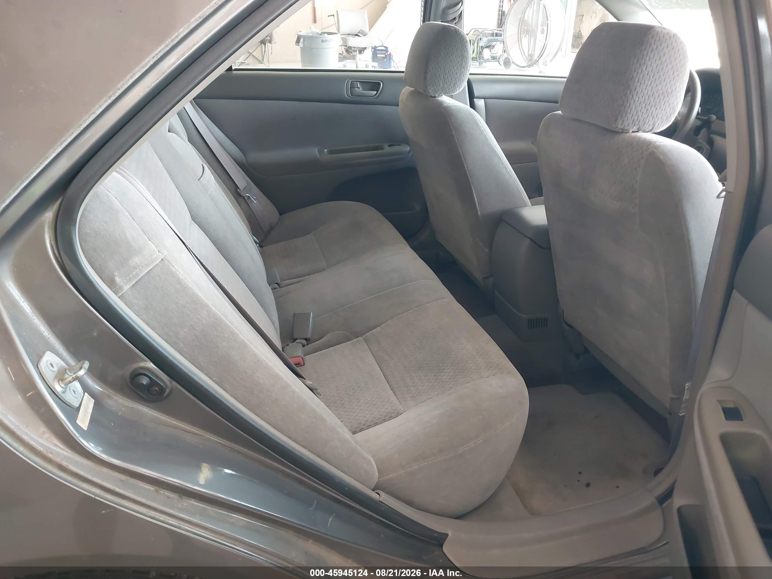 2002 Toyota Camry Le Beige vin: 4T1BE32K12U525697