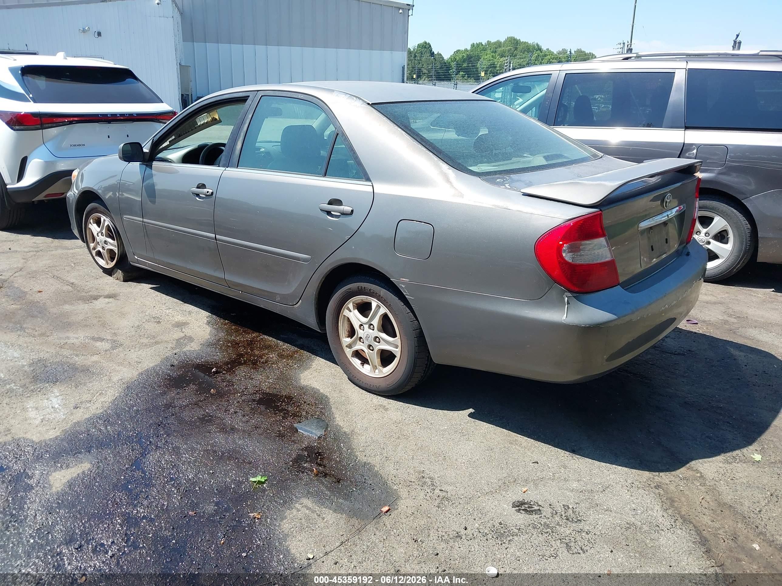 2002 Toyota Camry Le Gray vin: 4T1BE32K12U533203