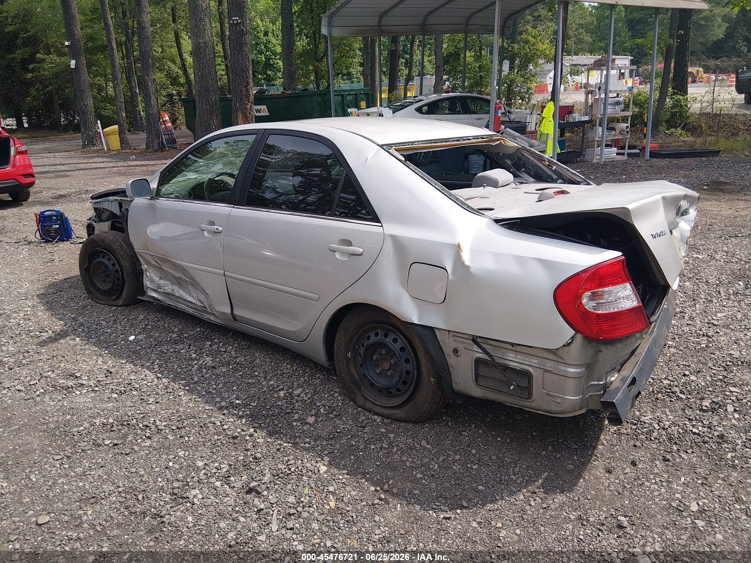 2002 Toyota Camry Le Silver vin: 4T1BE32K12U598231