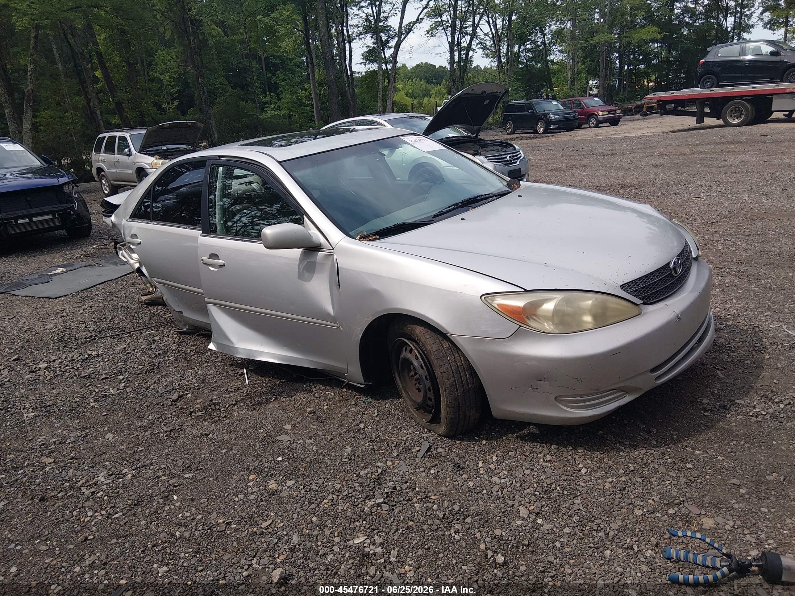 2002 Toyota Camry Le Silver vin: 4T1BE32K12U598231