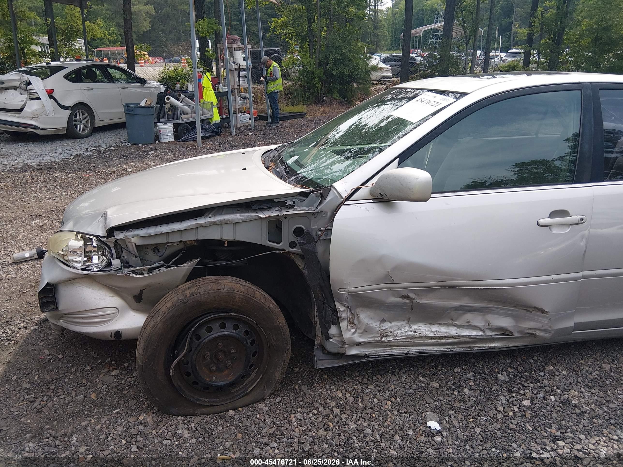 2002 Toyota Camry Le Silver vin: 4T1BE32K12U598231