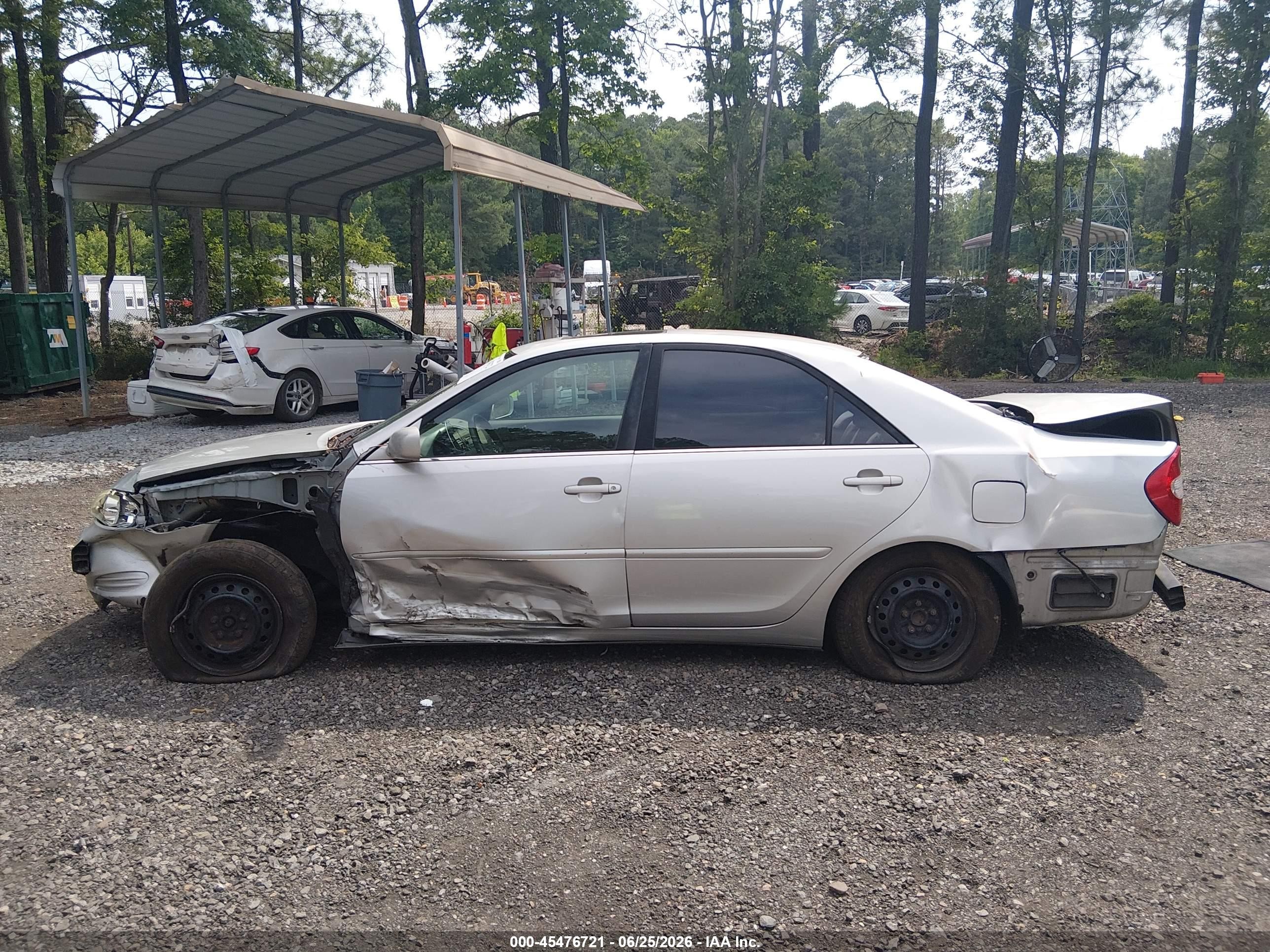 2002 Toyota Camry Le Silver vin: 4T1BE32K12U598231