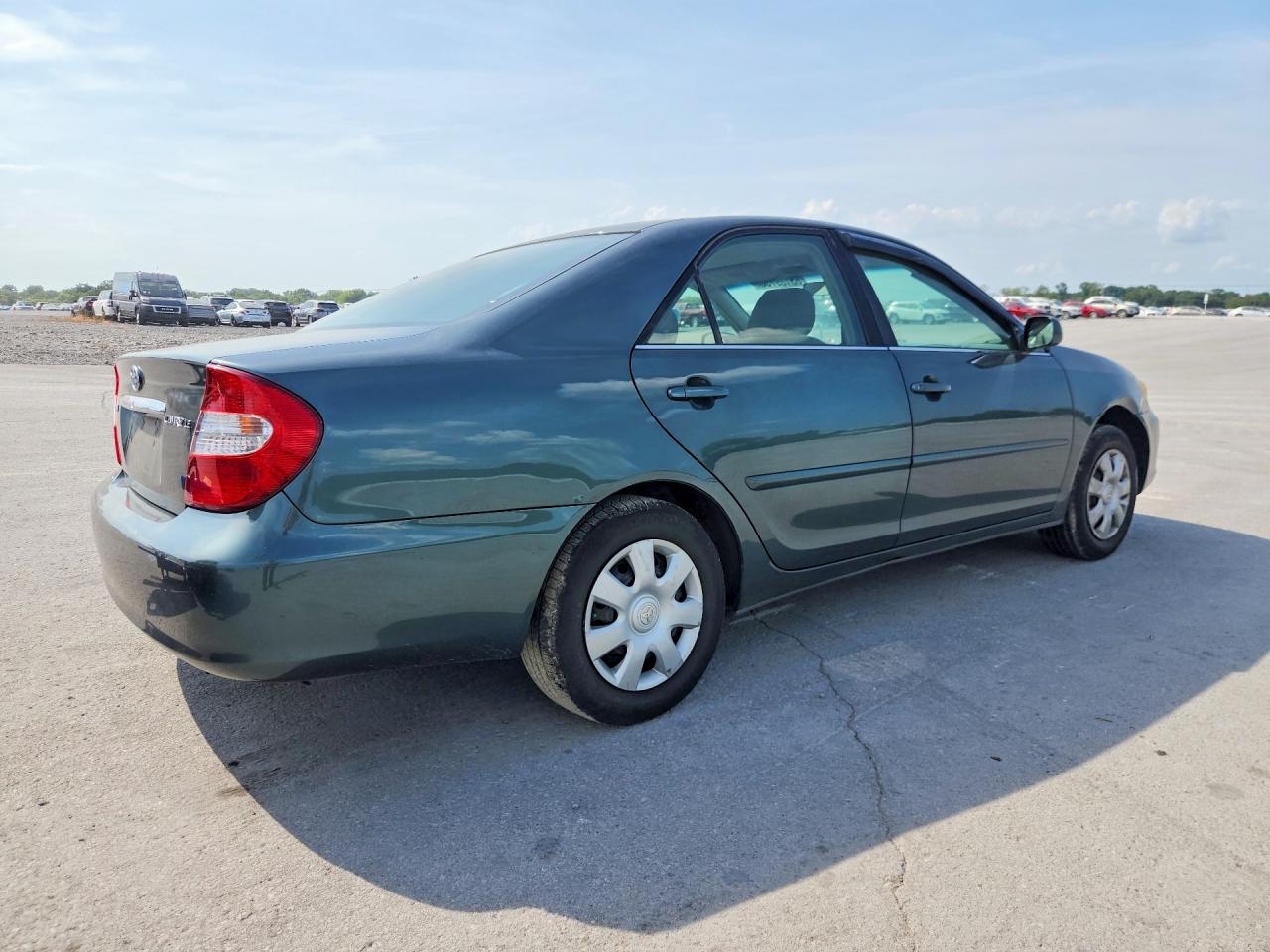 2002 Toyota Camry Le Green vin: 4T1BE32K12U598309