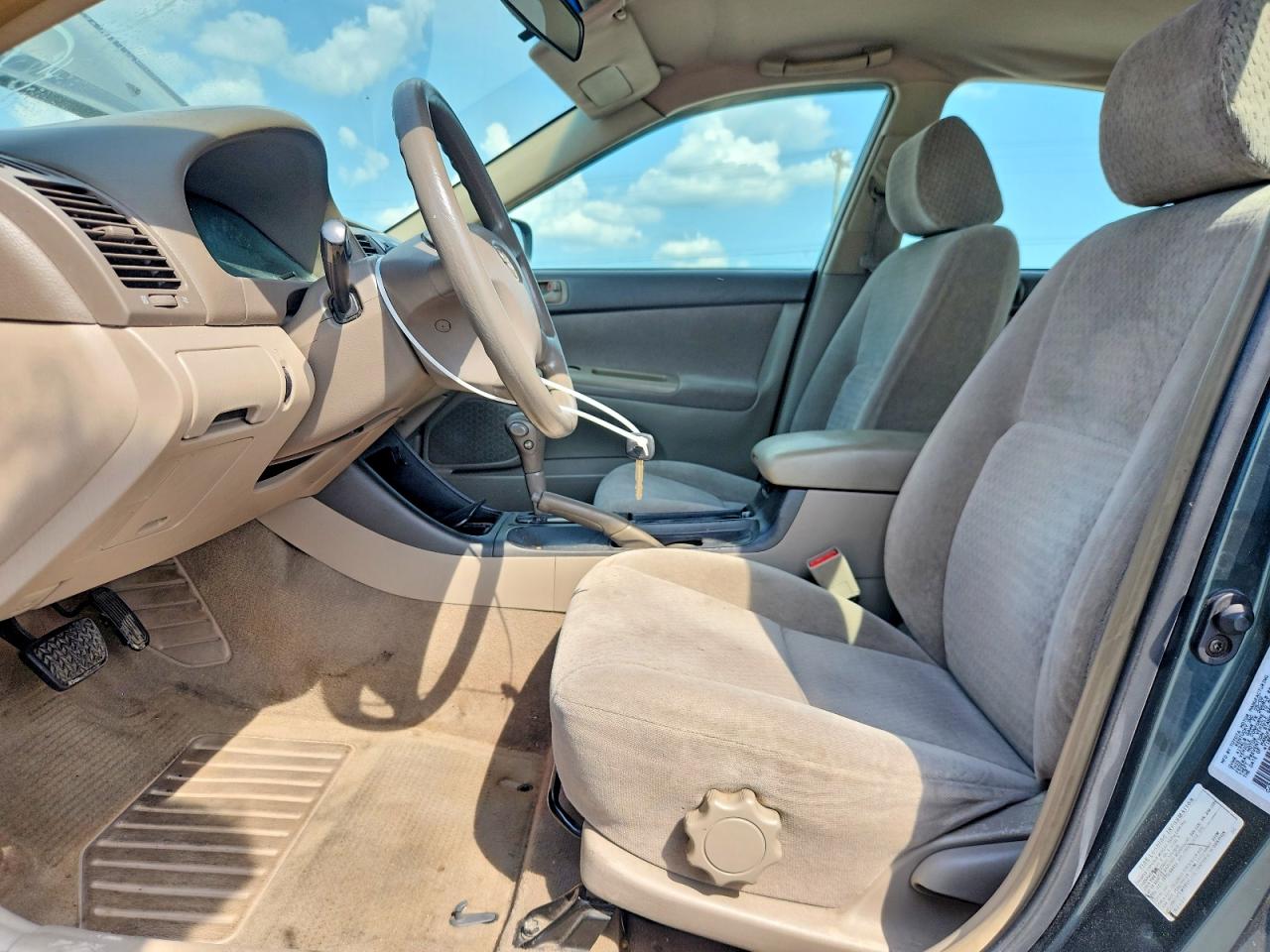 2002 Toyota Camry Le Green vin: 4T1BE32K12U598309