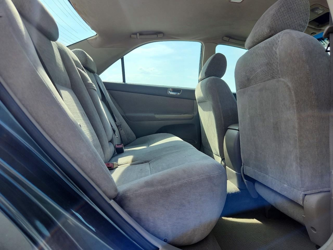 2002 Toyota Camry Le Green vin: 4T1BE32K12U598309