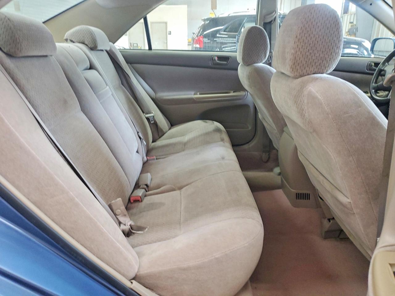 2002 Toyota Camry Le Blue vin: 4T1BE32K12U598682
