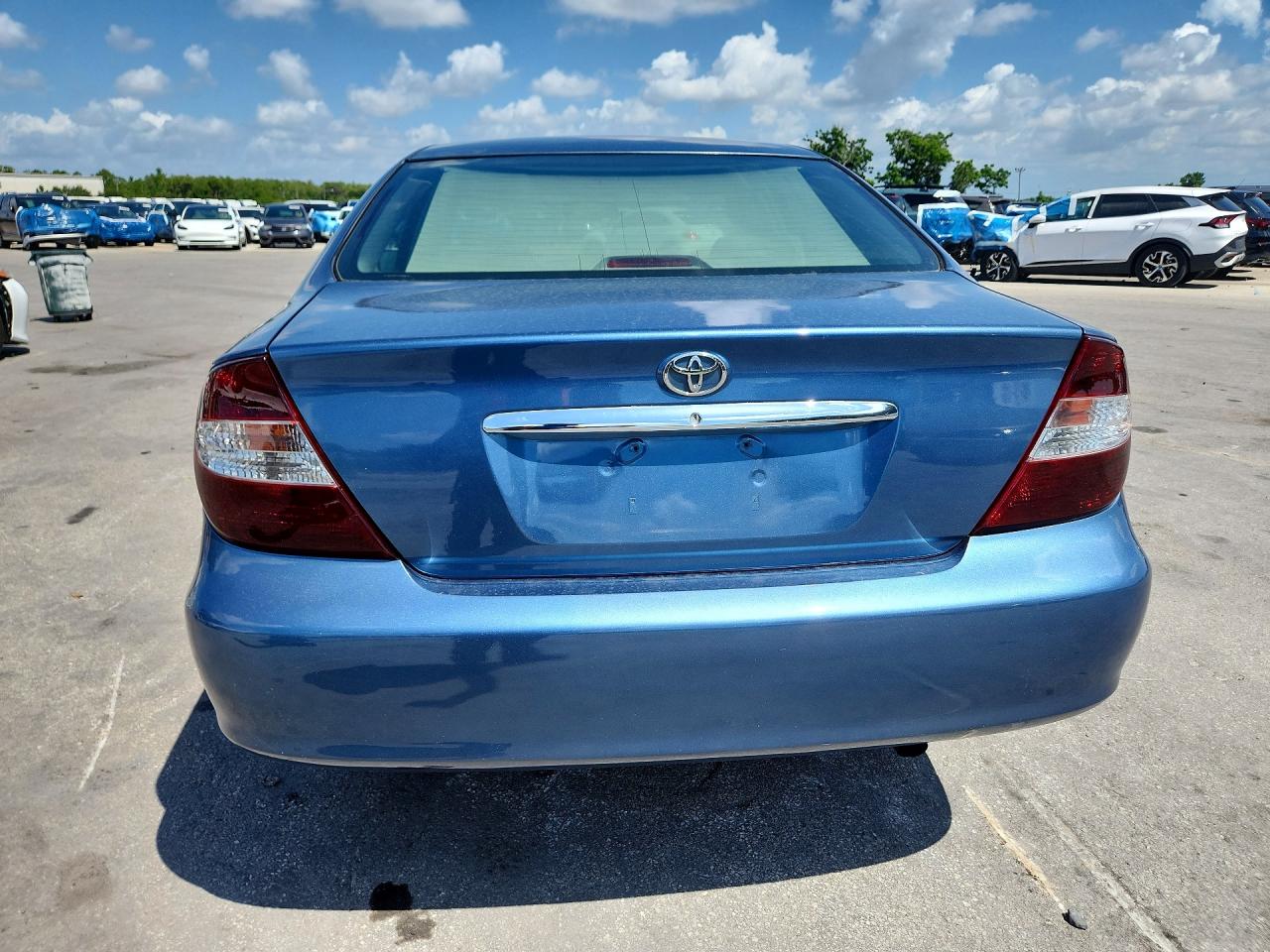 2002 Toyota Camry 4d 4wd Blue vin: 4T1BE32K12U599072